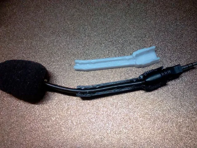 Microphone reinforcement (Redragon Zeus H510)