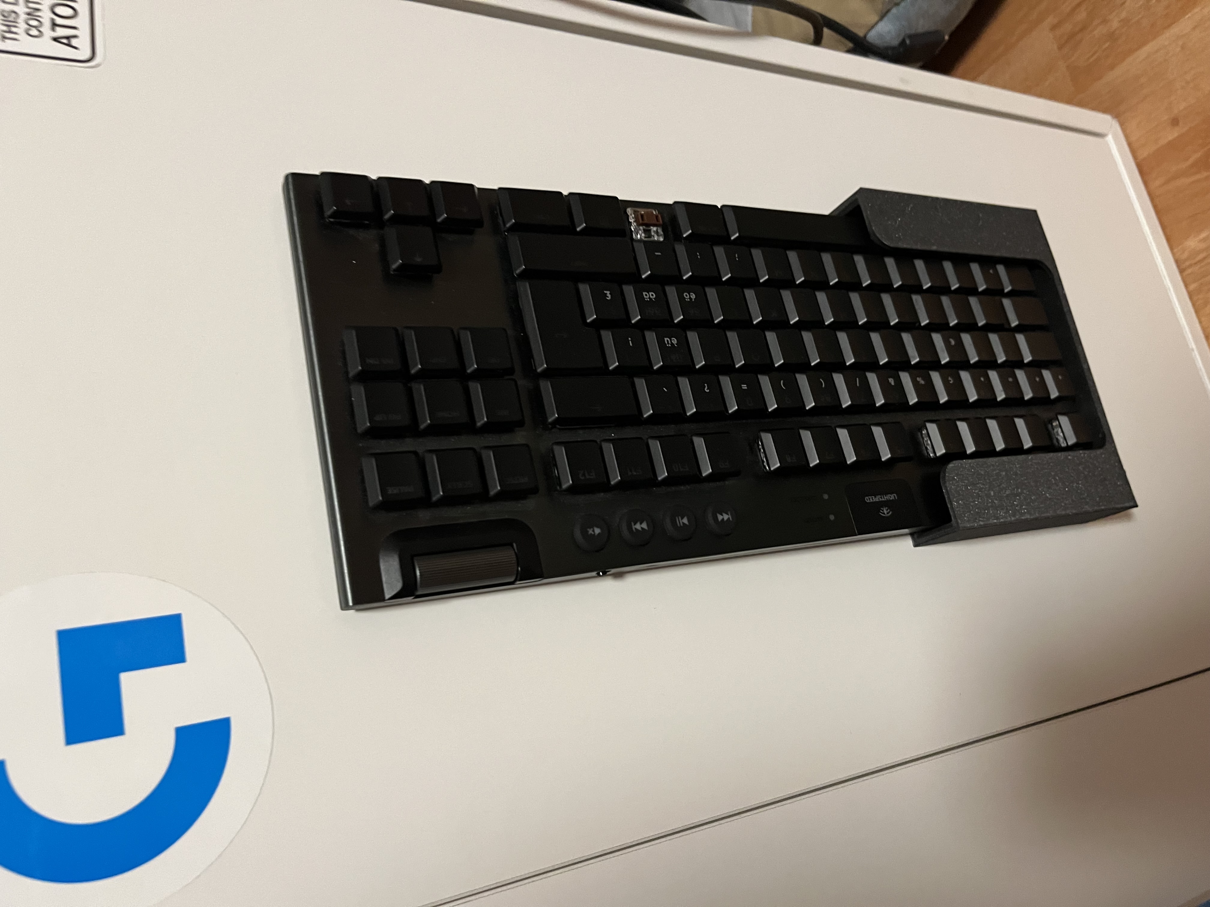 Logitech G915 X Lightspeed Wall Mount