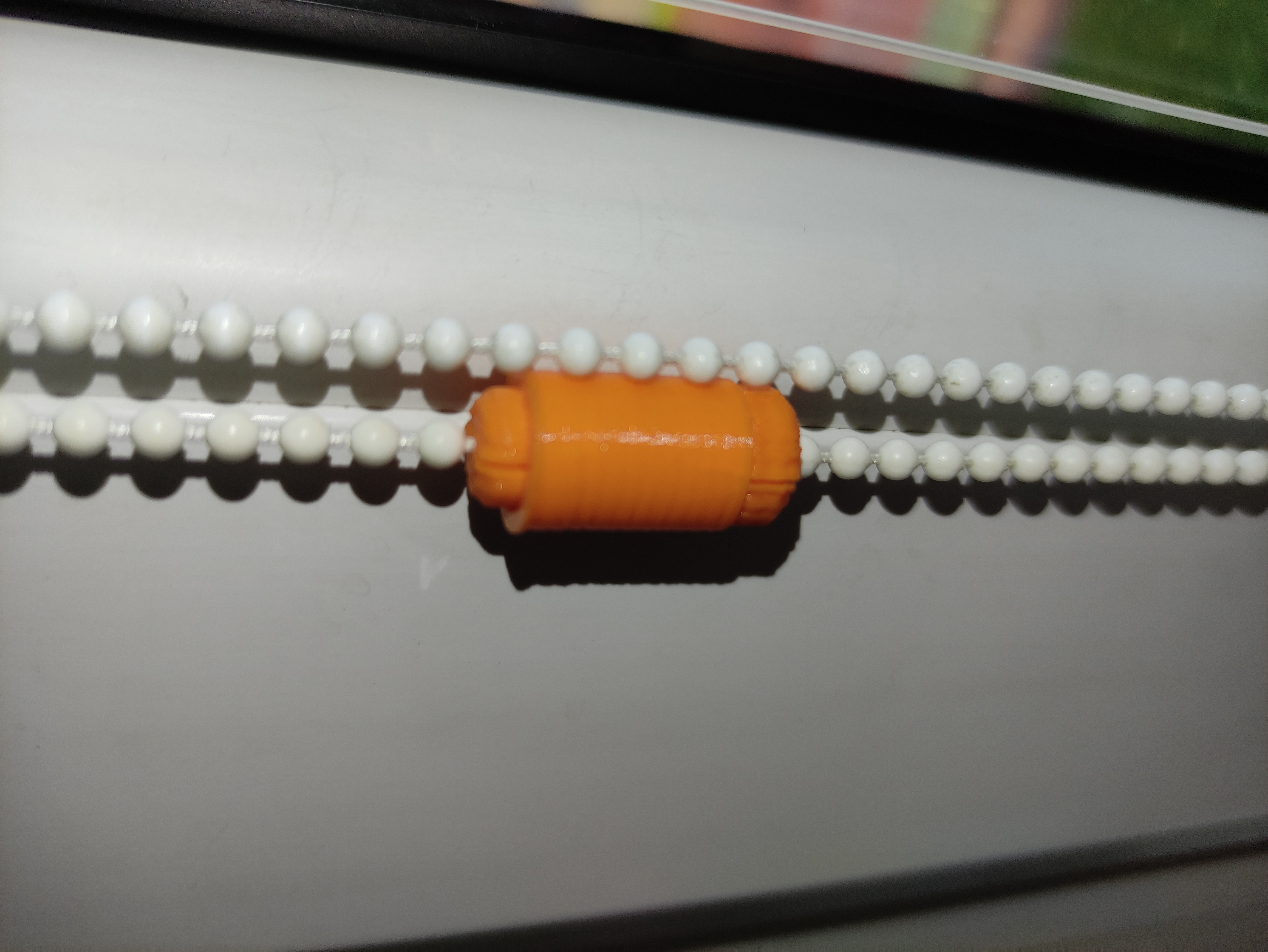 Roller blind chain connector