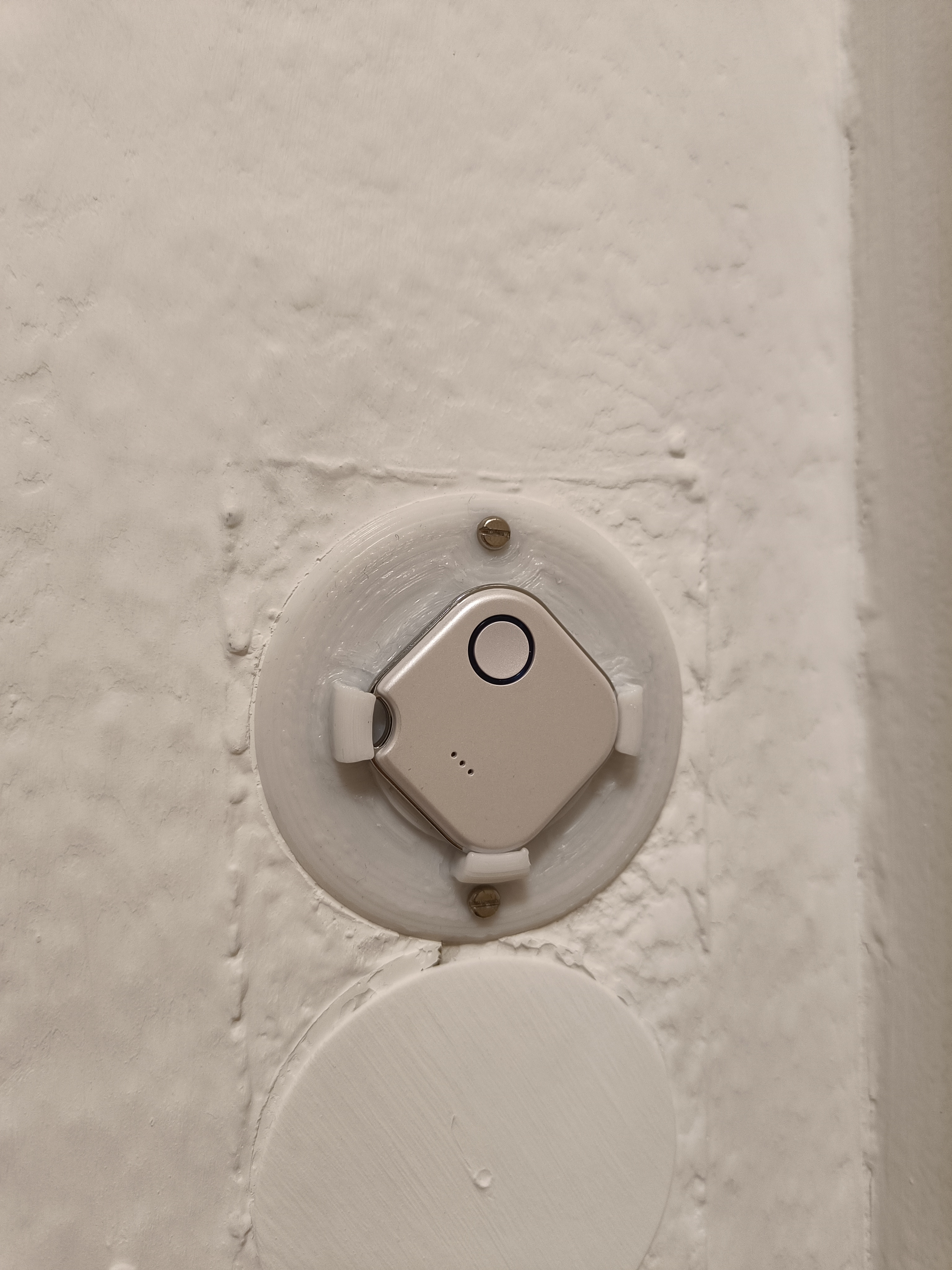 Shelly BLU Button 1 holder (flush-mounted box)