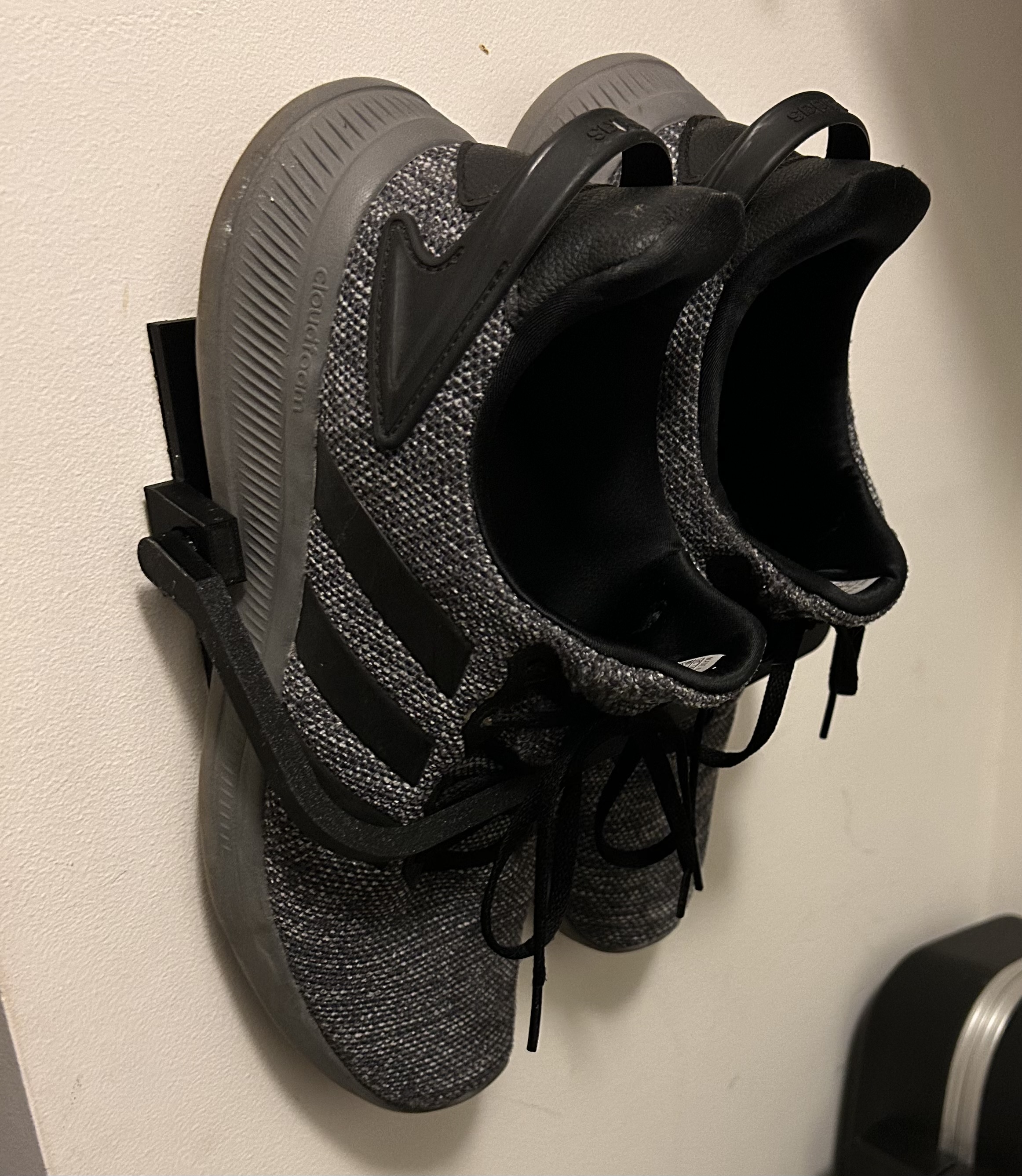 Wall shoe rack / holder for Command Strips