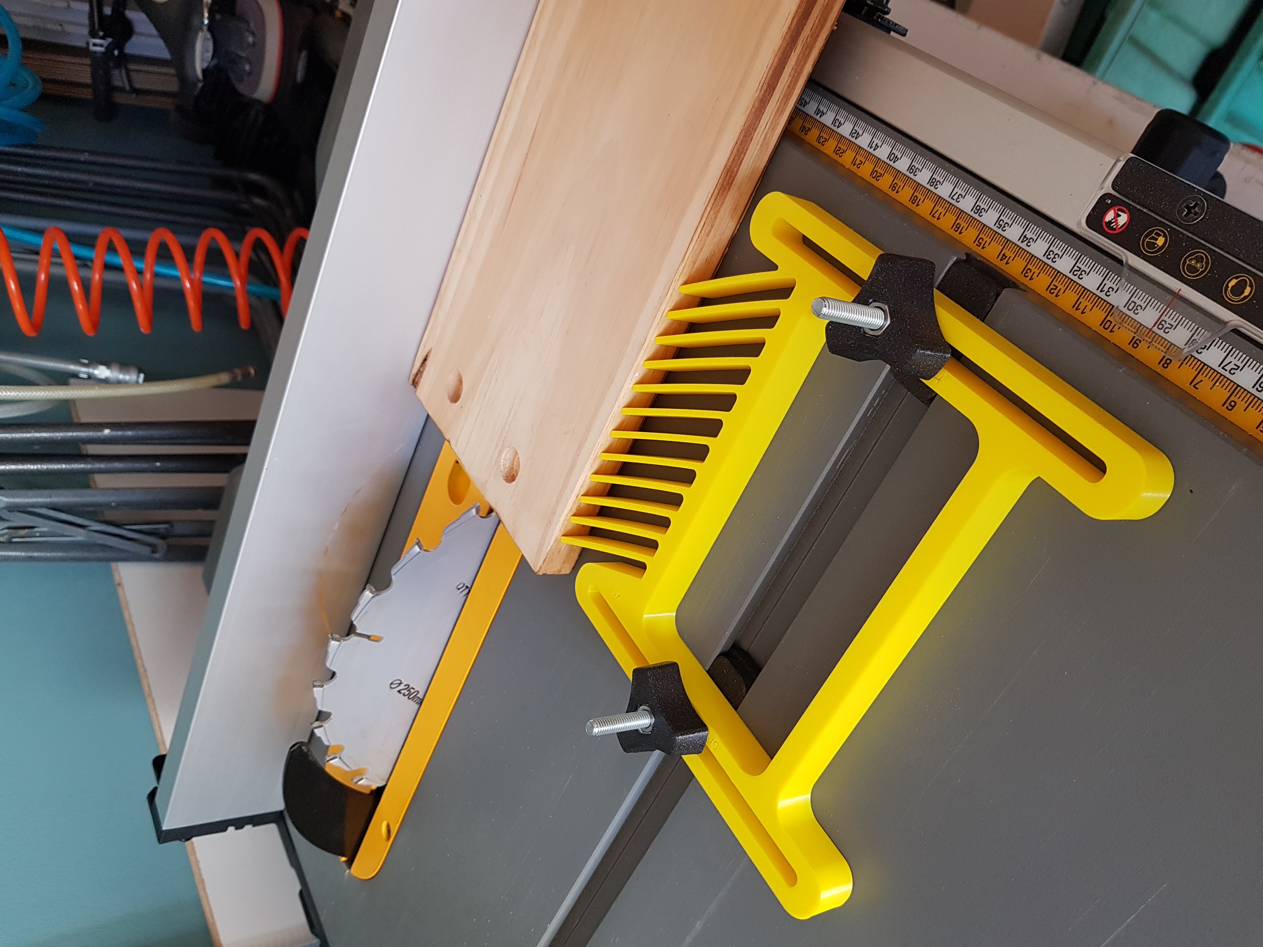 Featherboard for table saw