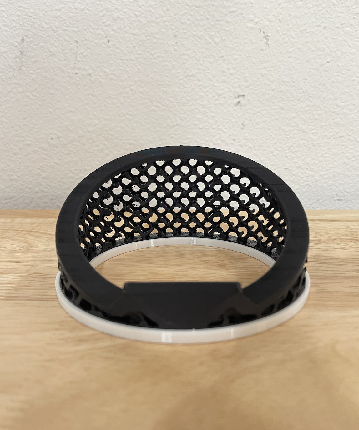 Ipad stand gyroid lattice