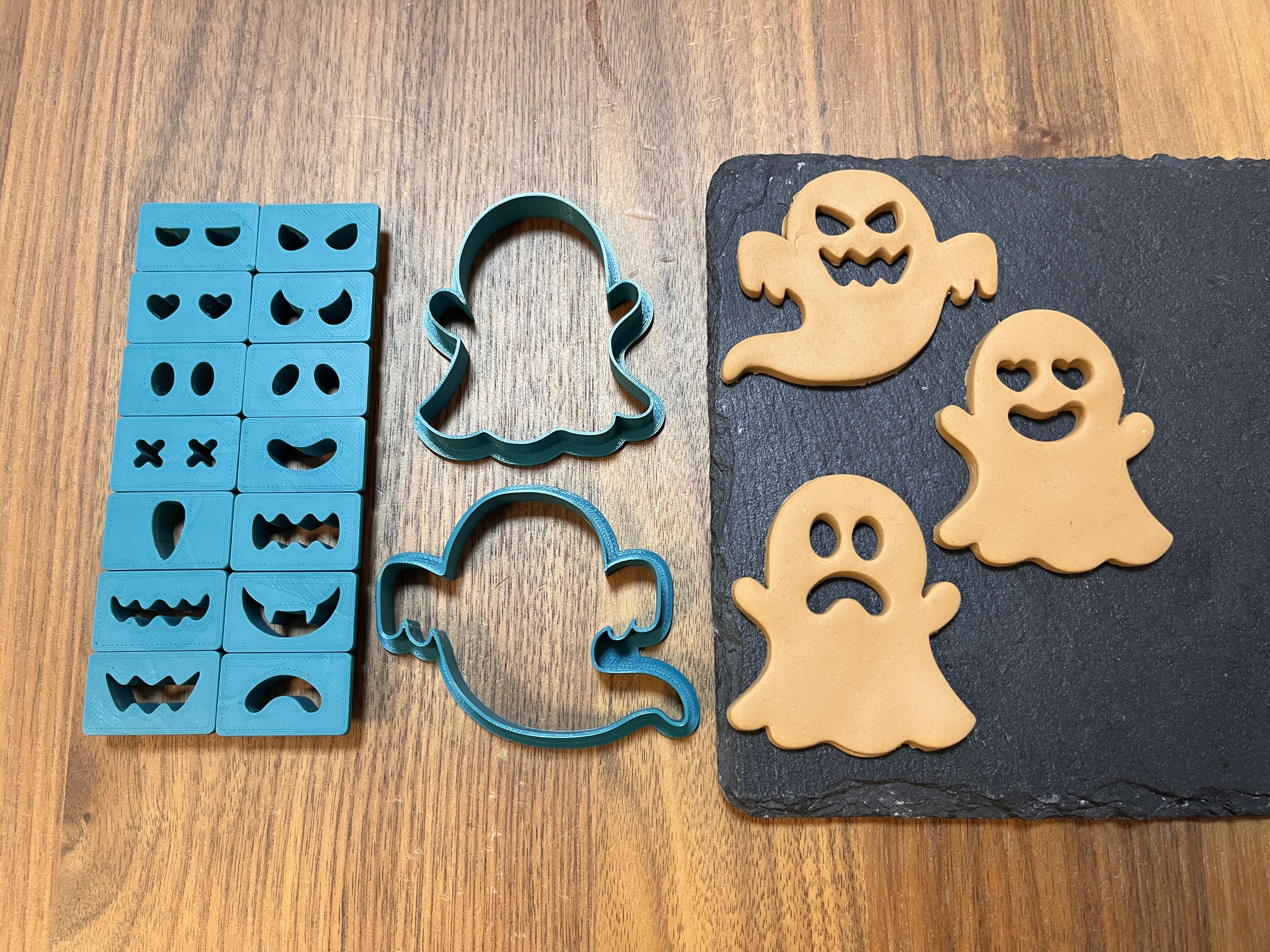 "Ghosts" (Halloween) Cookie Cutter set