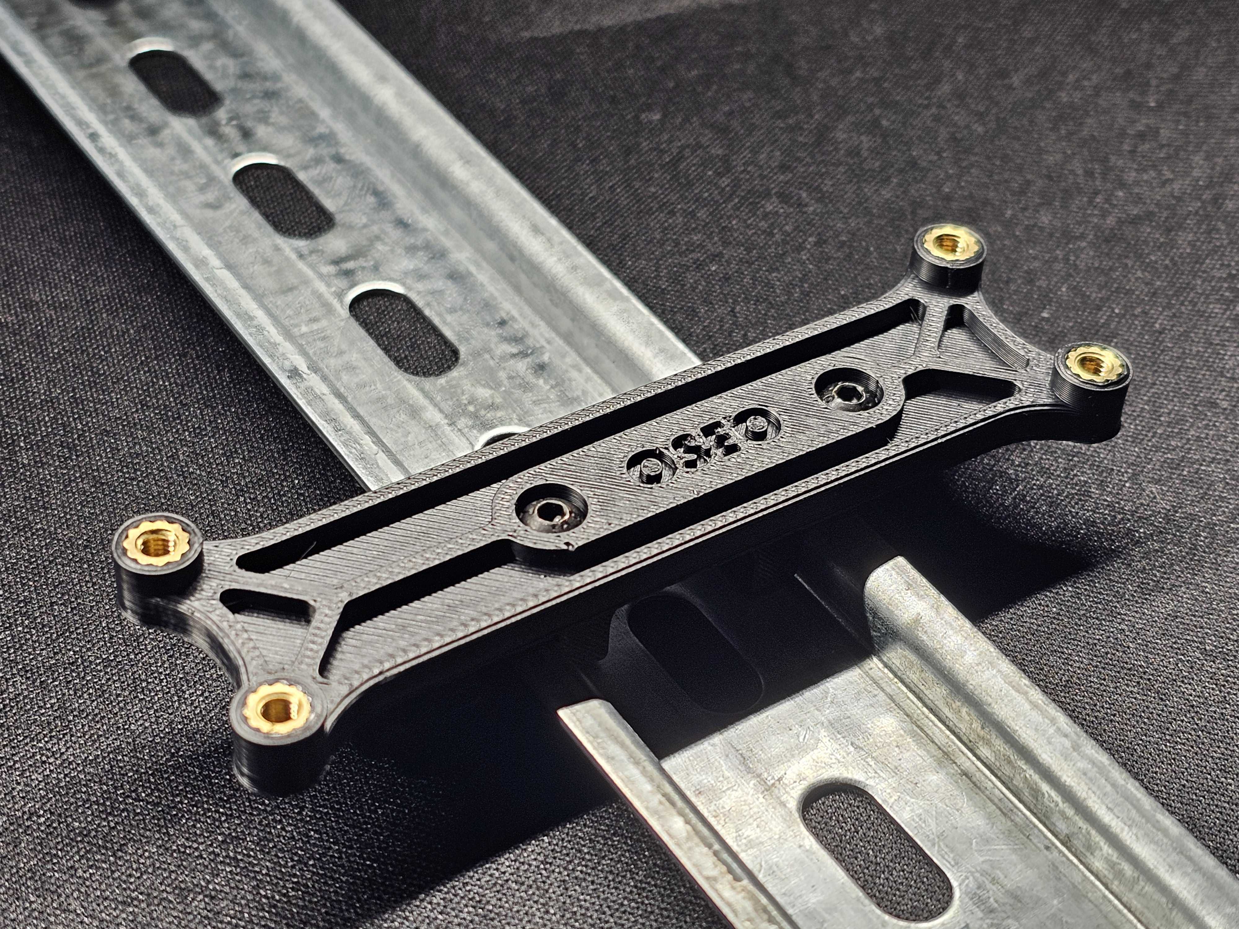 FLY UTOC/BTT U2C DIN rail mount