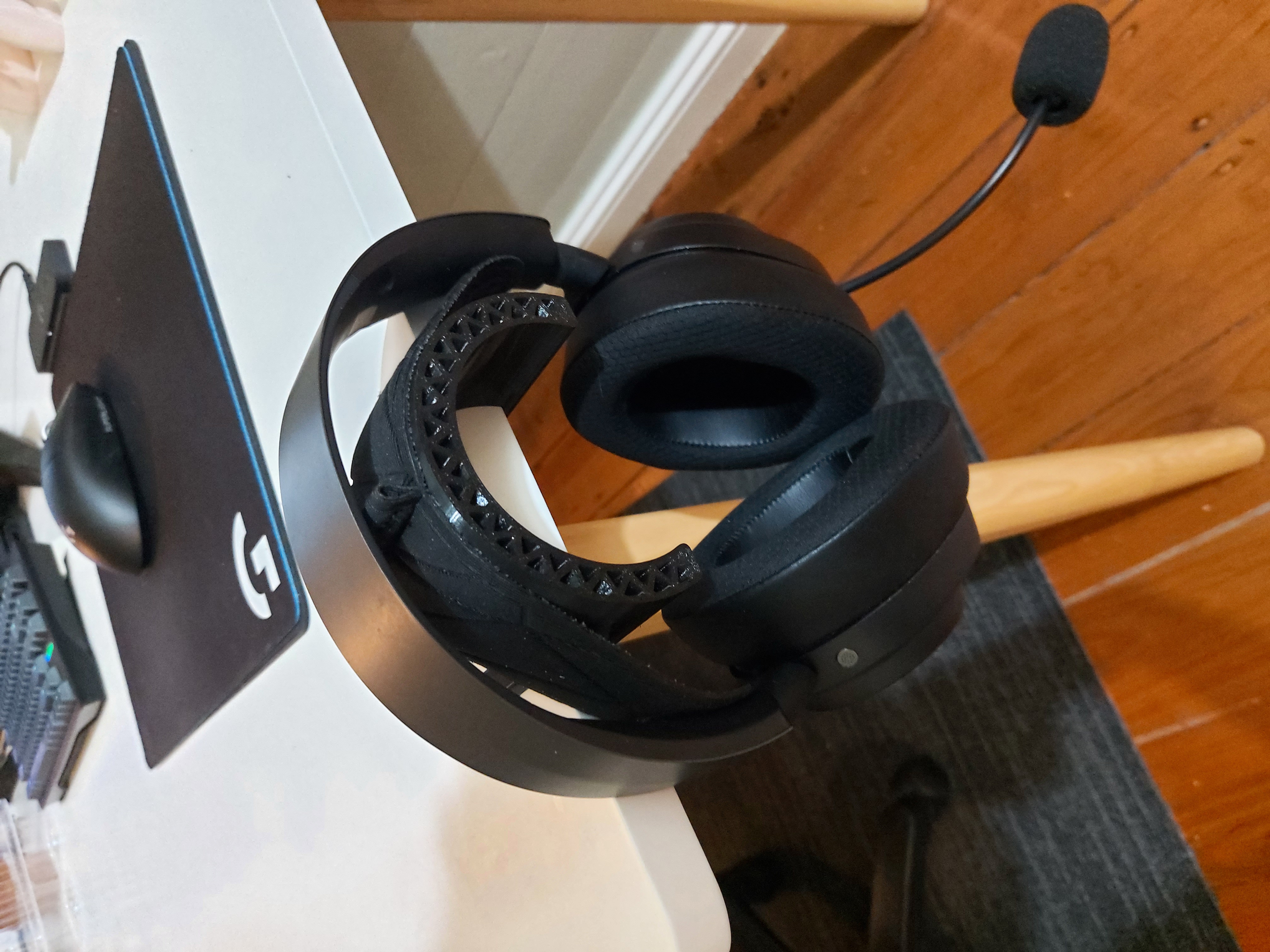 Headphone Holder Desk Clip [No clamps!]