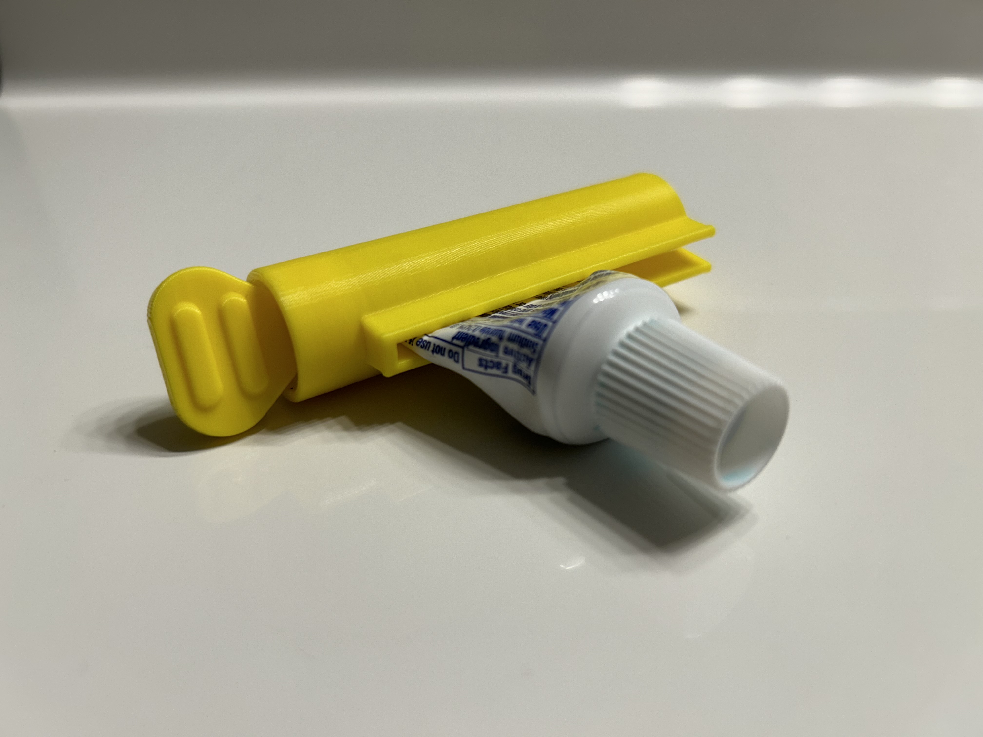 Yerinde Yazdır Diş Macunu Squeezer (Sadece Plastik Aparattır!!!)