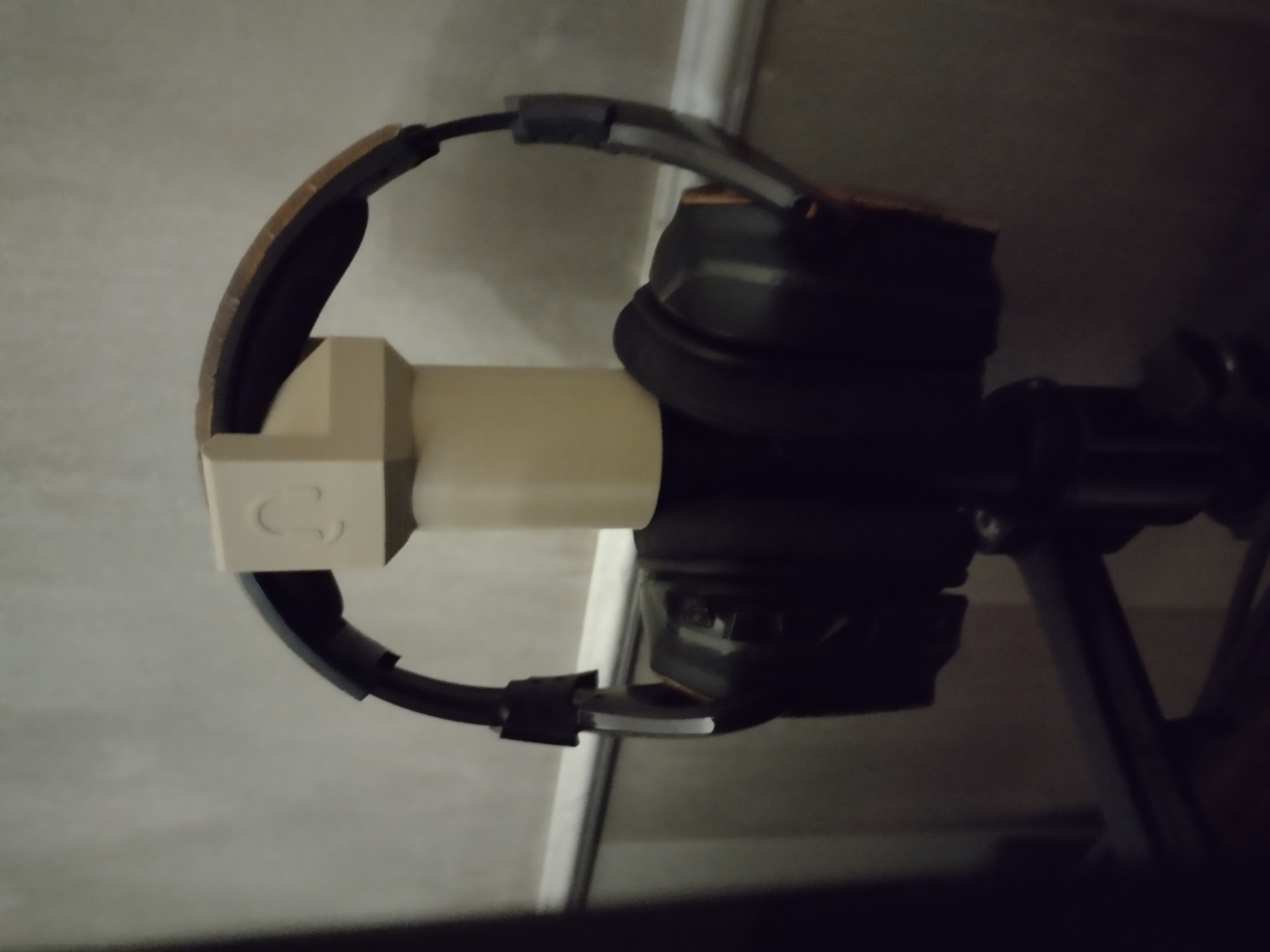 Headphone holder for BRAMLEY Double Monitor Mount