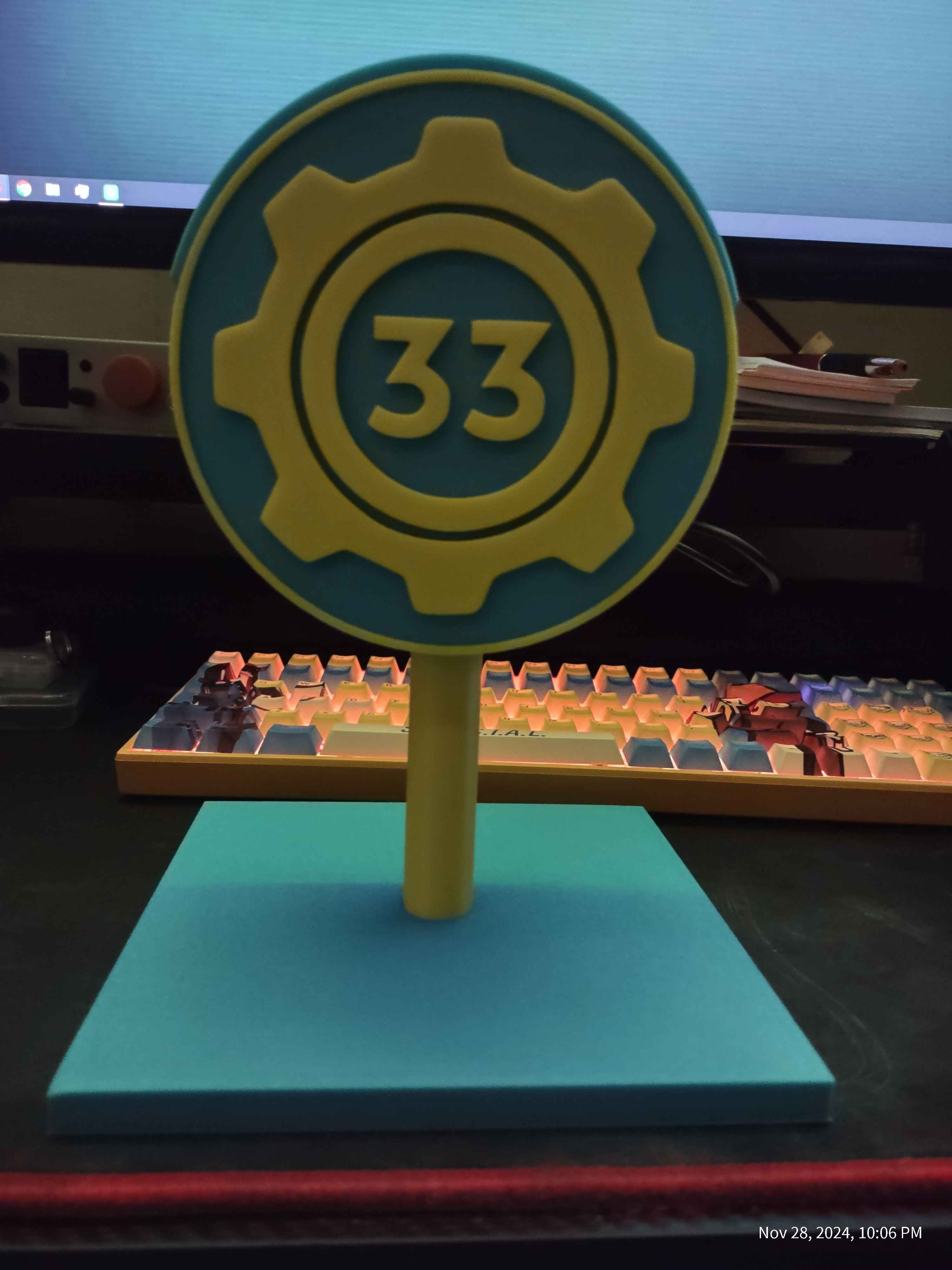Vault-Tec Headphone Stand — miniatura 7