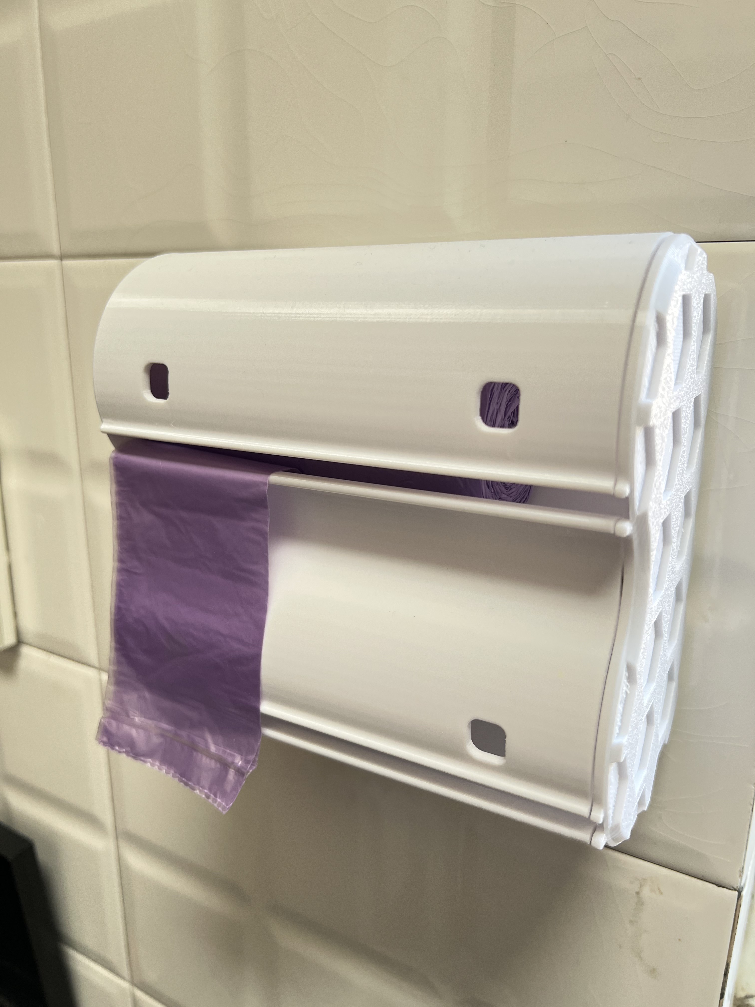 Trash Bag Dispenser (Two Rolls)