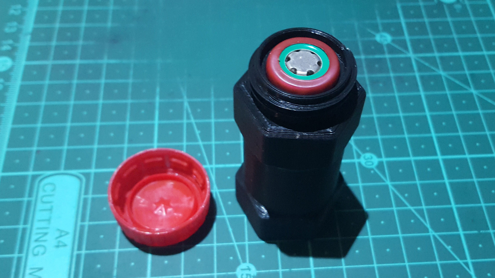 18650 Soda Cap Container