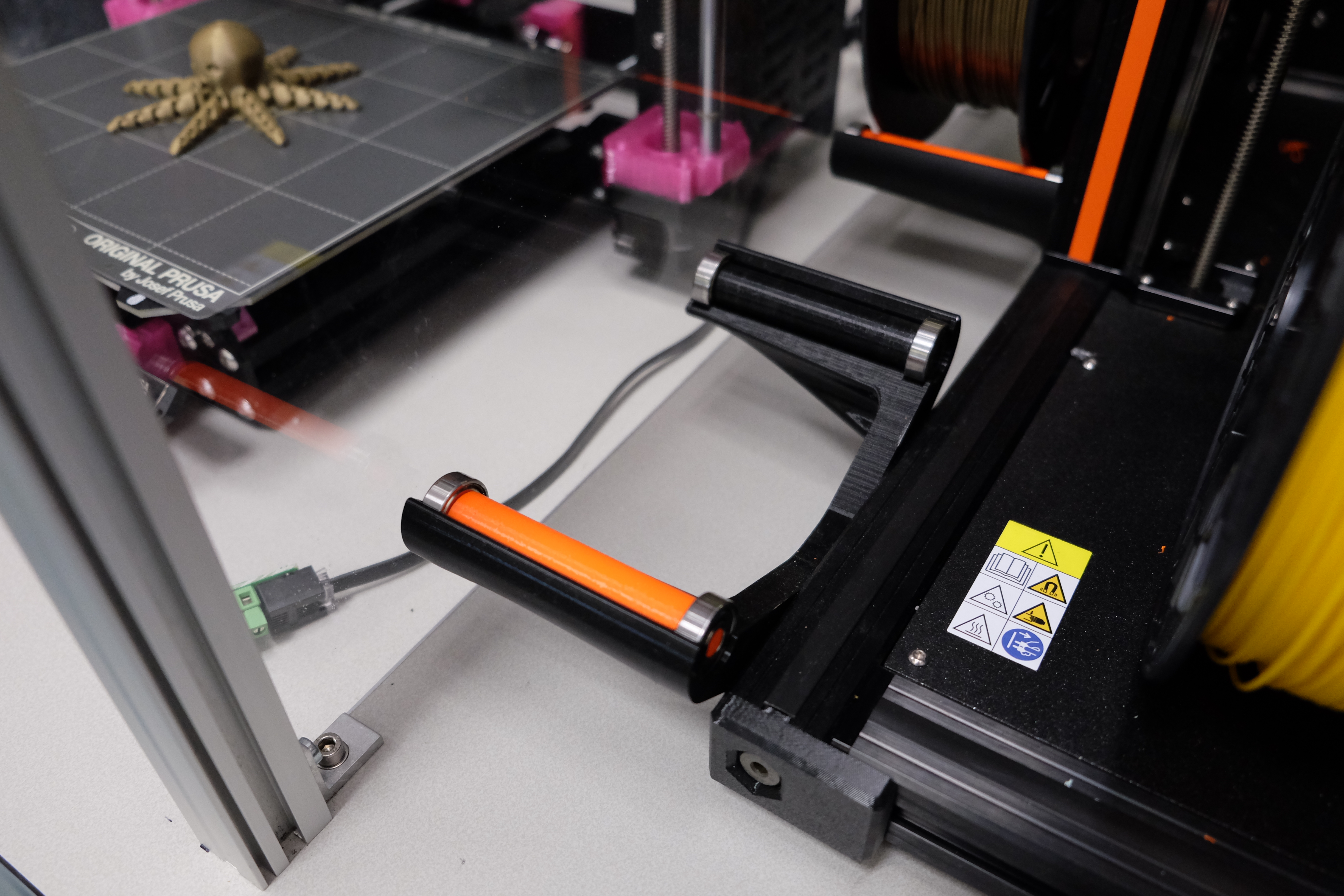 Drop-in XL spool holder - space saving