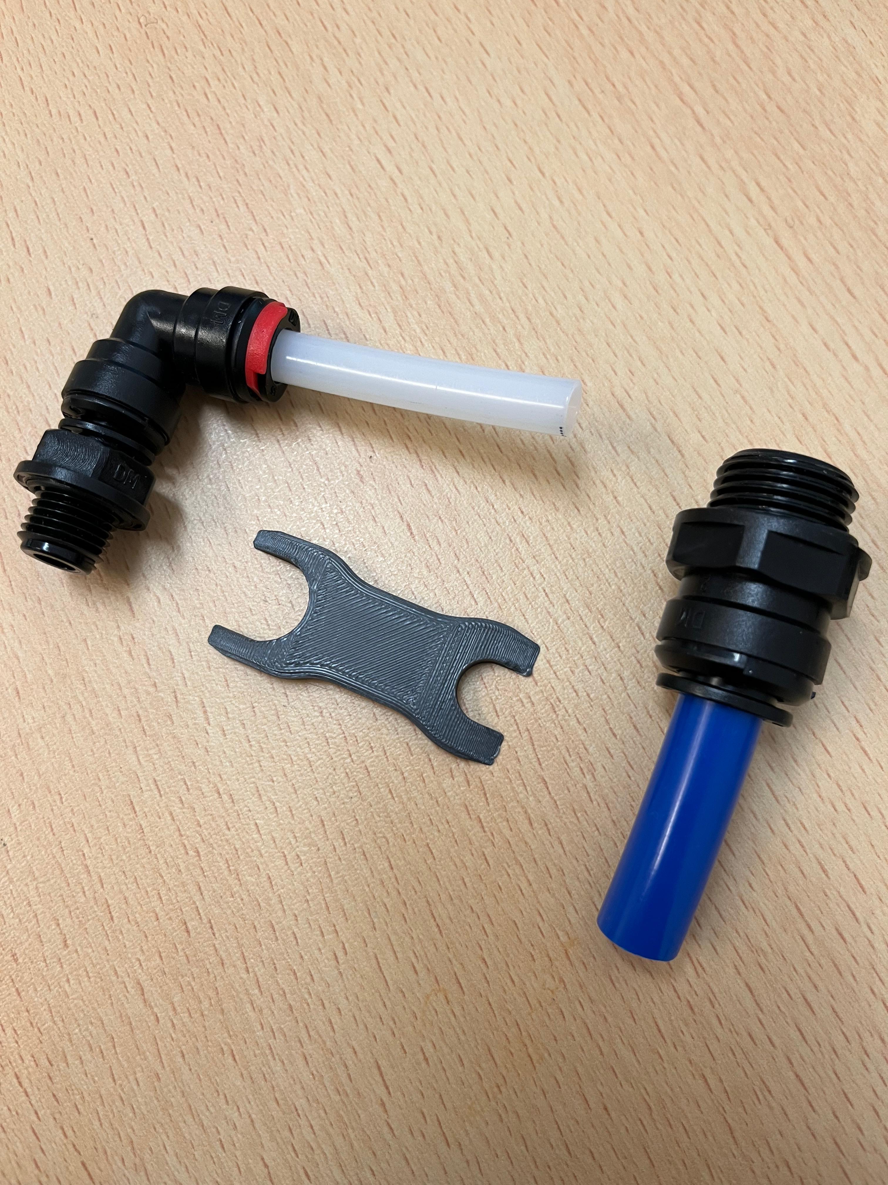 Push-in fitting key
