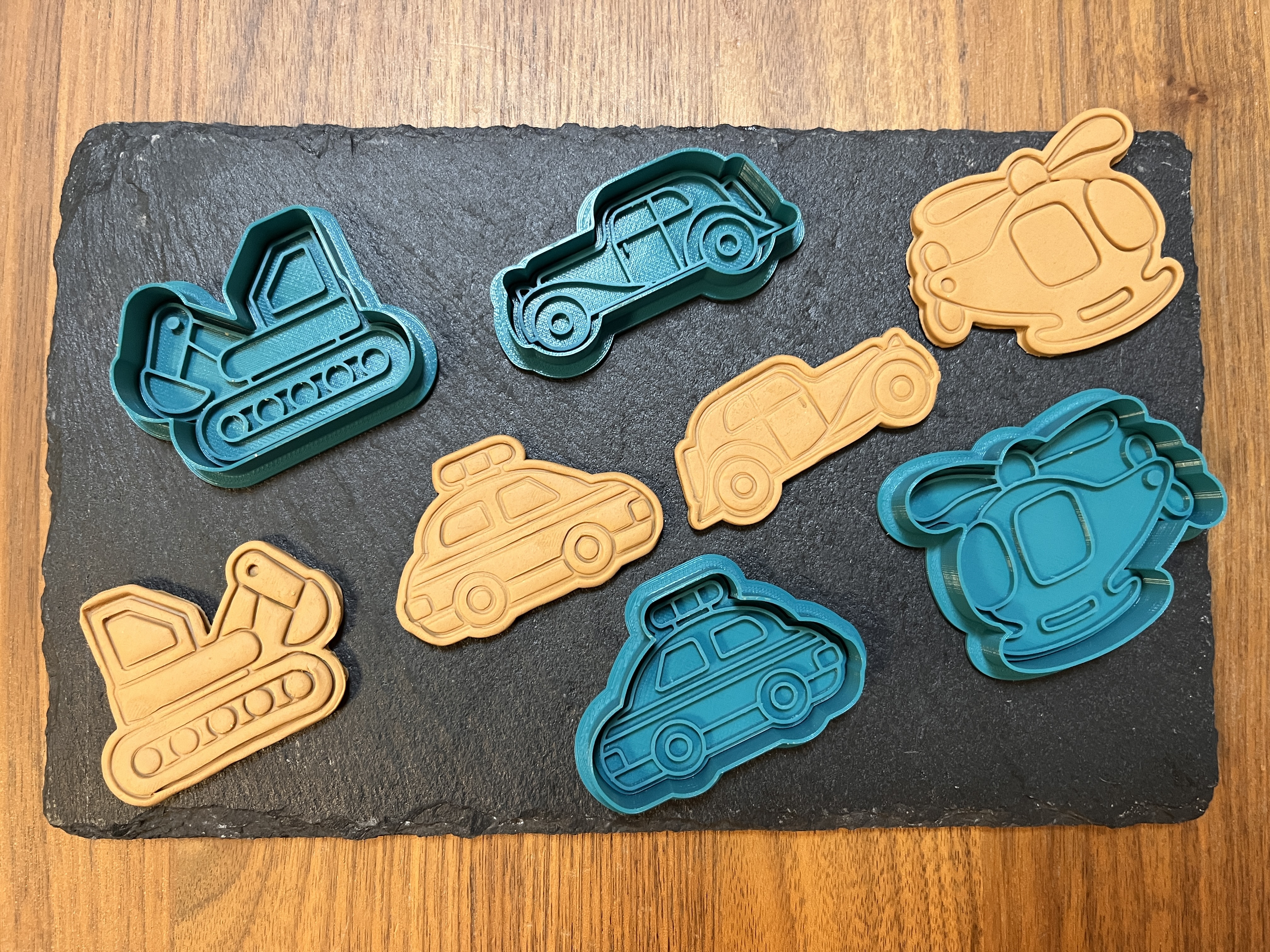"Vehicles" Cookie Cutter + Stamp set (4 models)