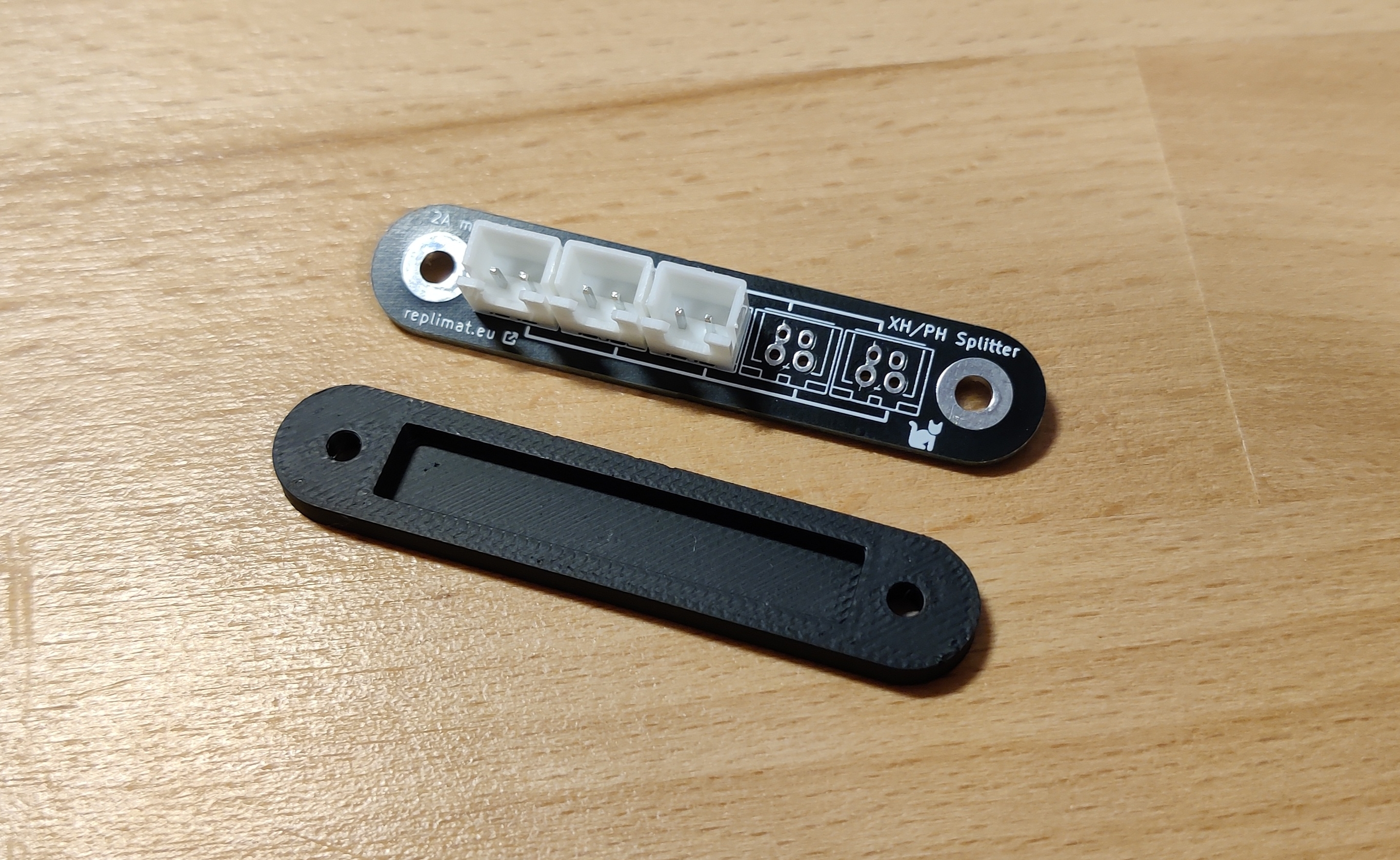 Holder/Spacer for JST XH/PH 5-way splitter by Replimat.eu