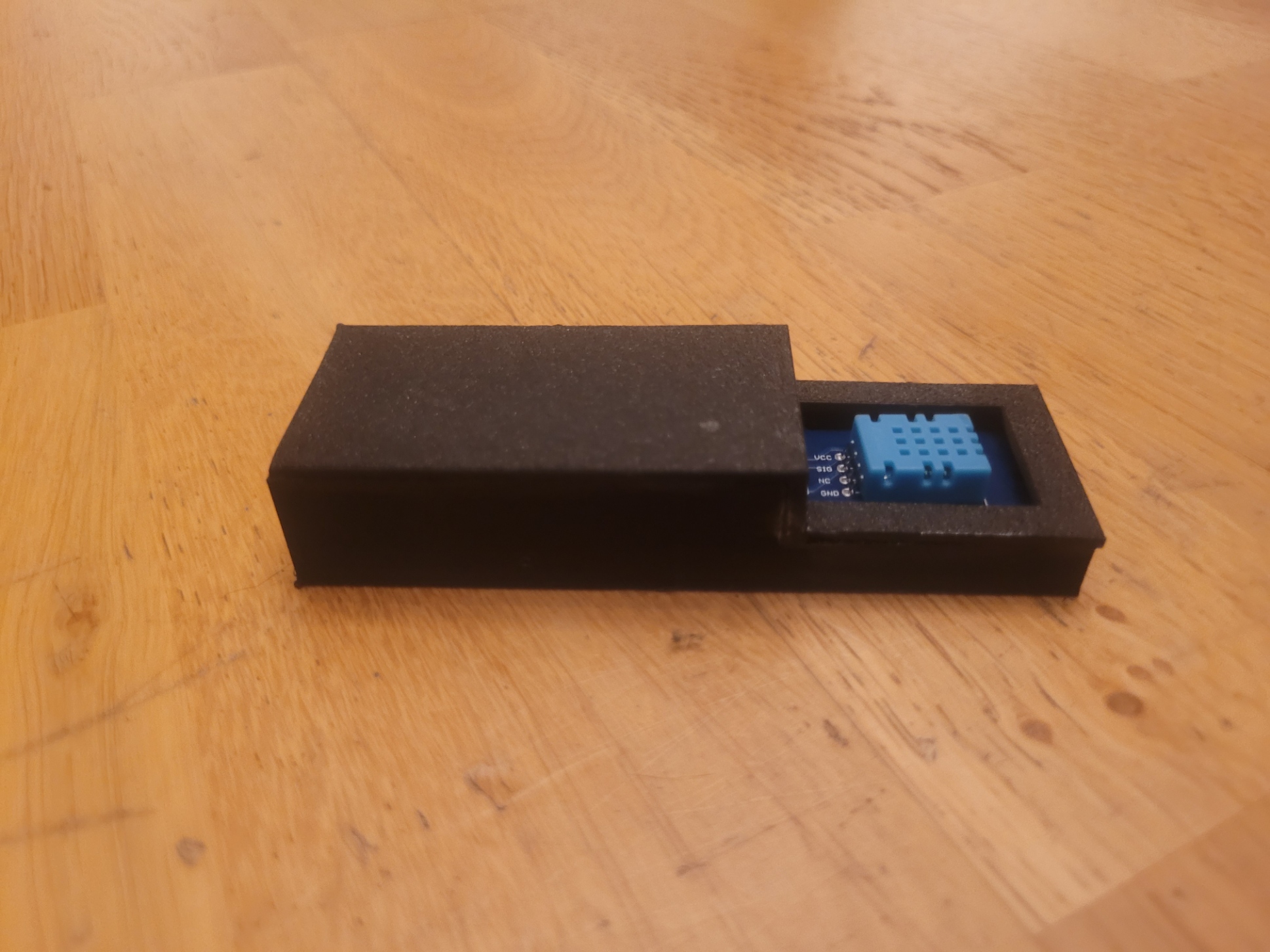Esp-32 and DHT11 Case — thumbnail 3