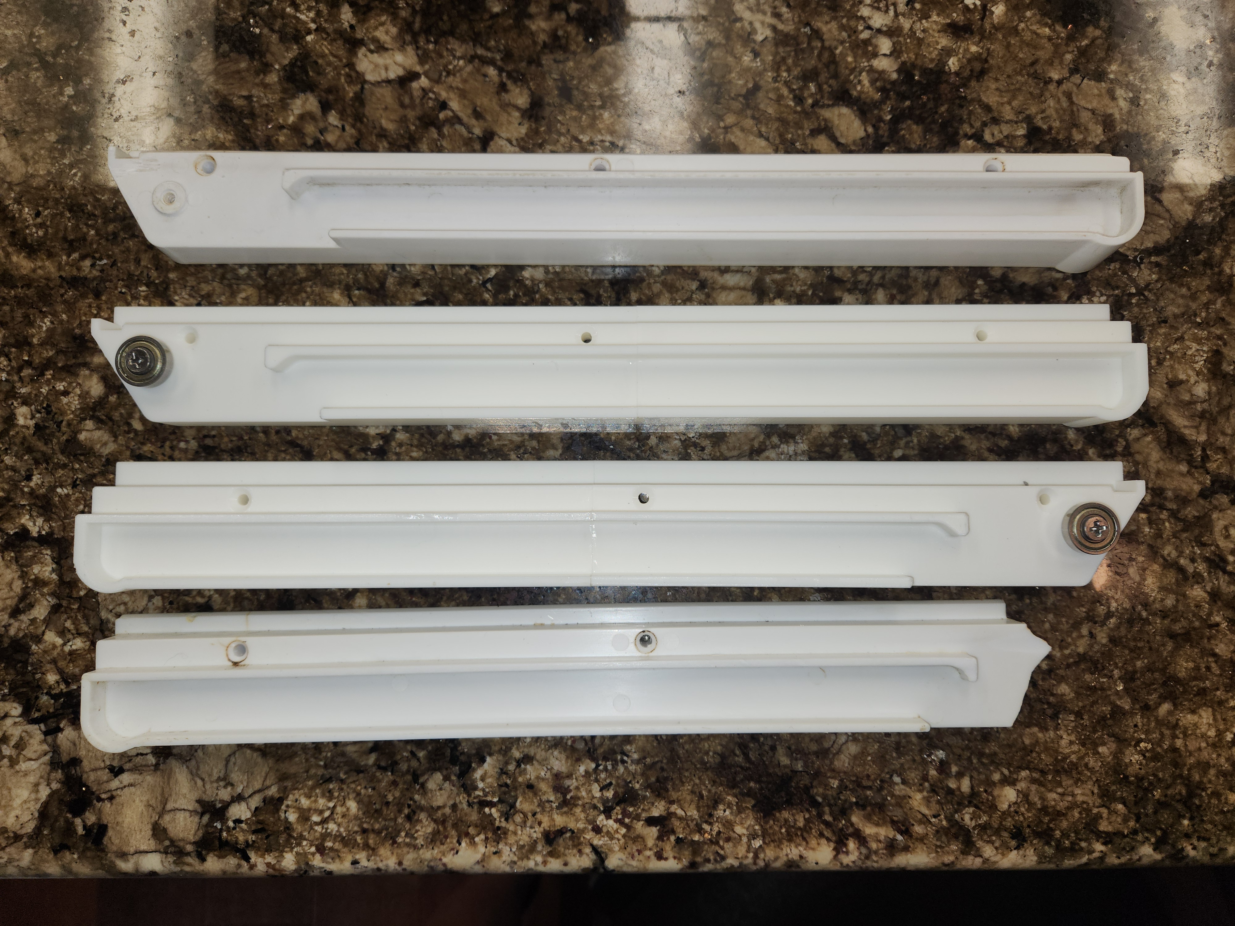 Miniatura 4 do modelo 3D Sub Zero Refrigerator Drawer Guides