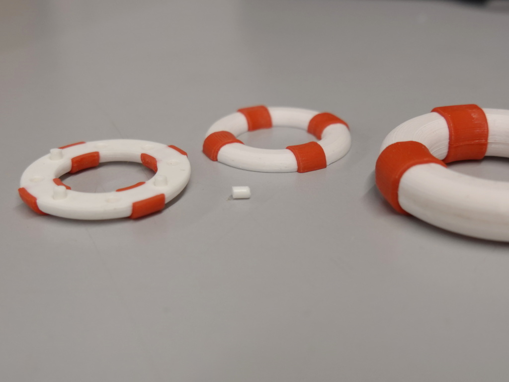 Life buoy (bicolor, parametric design)