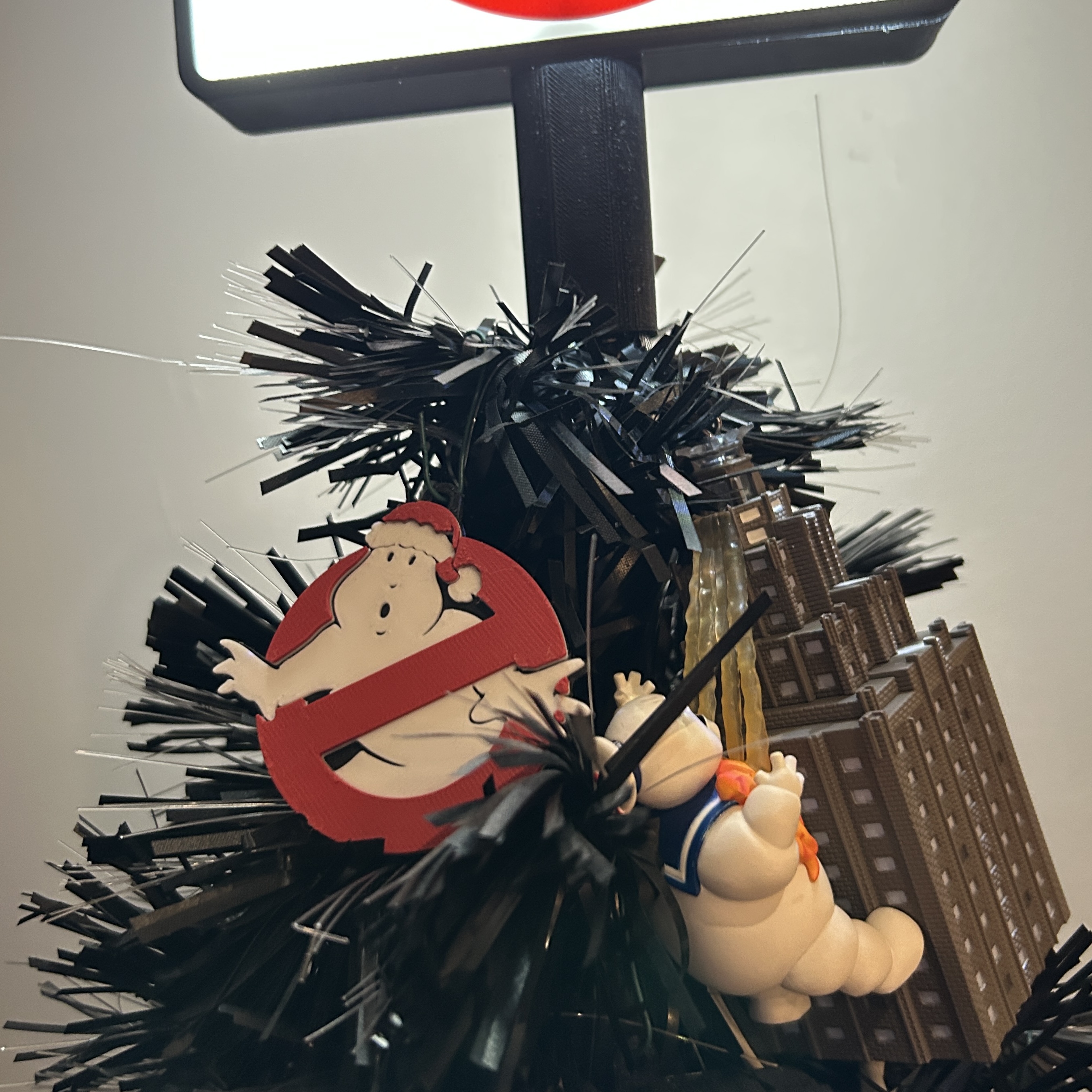 Miniatura 2 do modelo 3D Ghostbusters Christmas Keychain