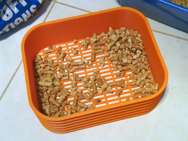 Kitter Wood Pellet Cat Litter Sift