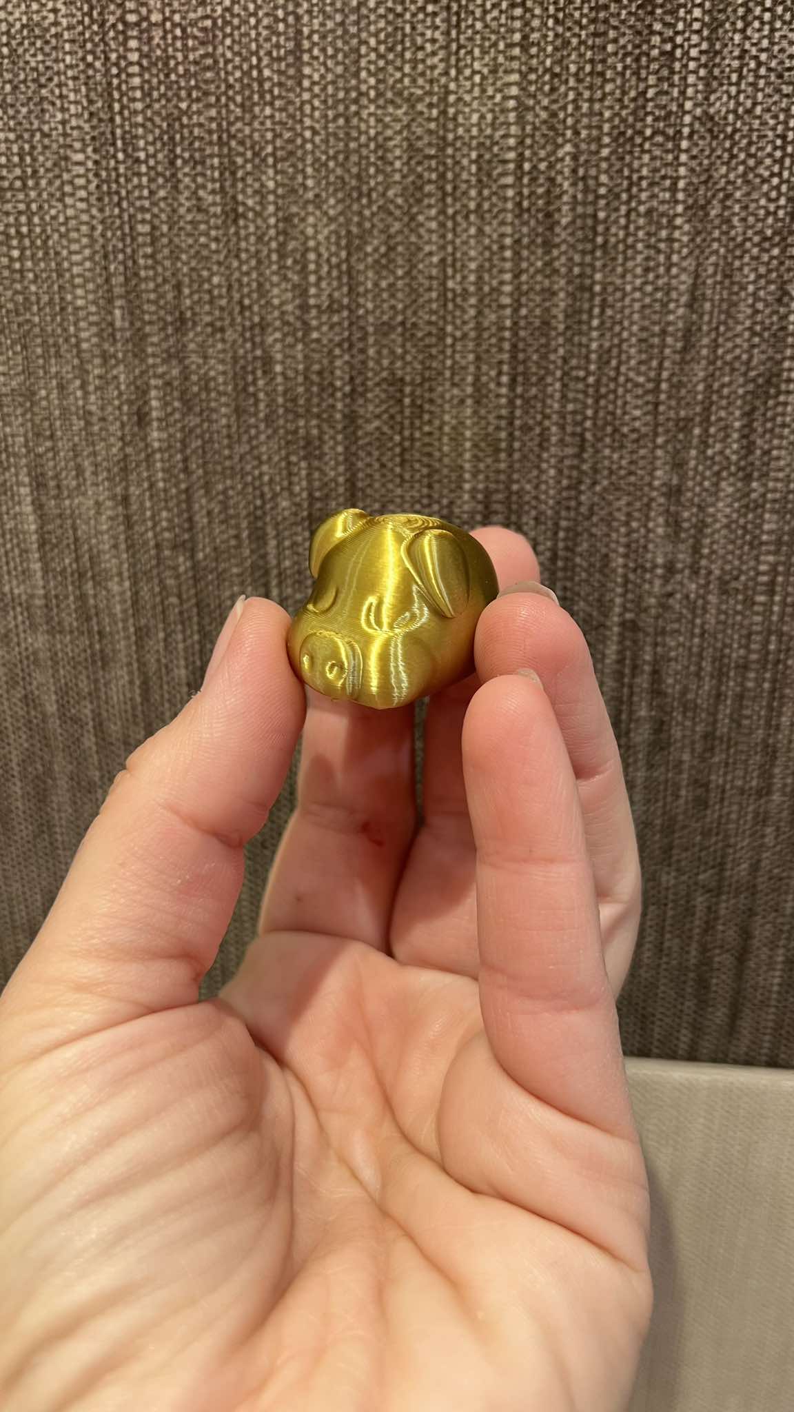 golden pig — thumbnail 3