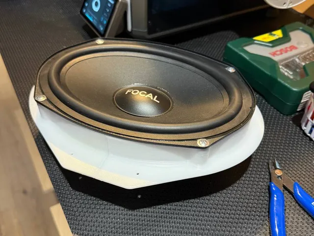 Ford Explorer 5 Front door speaker holder