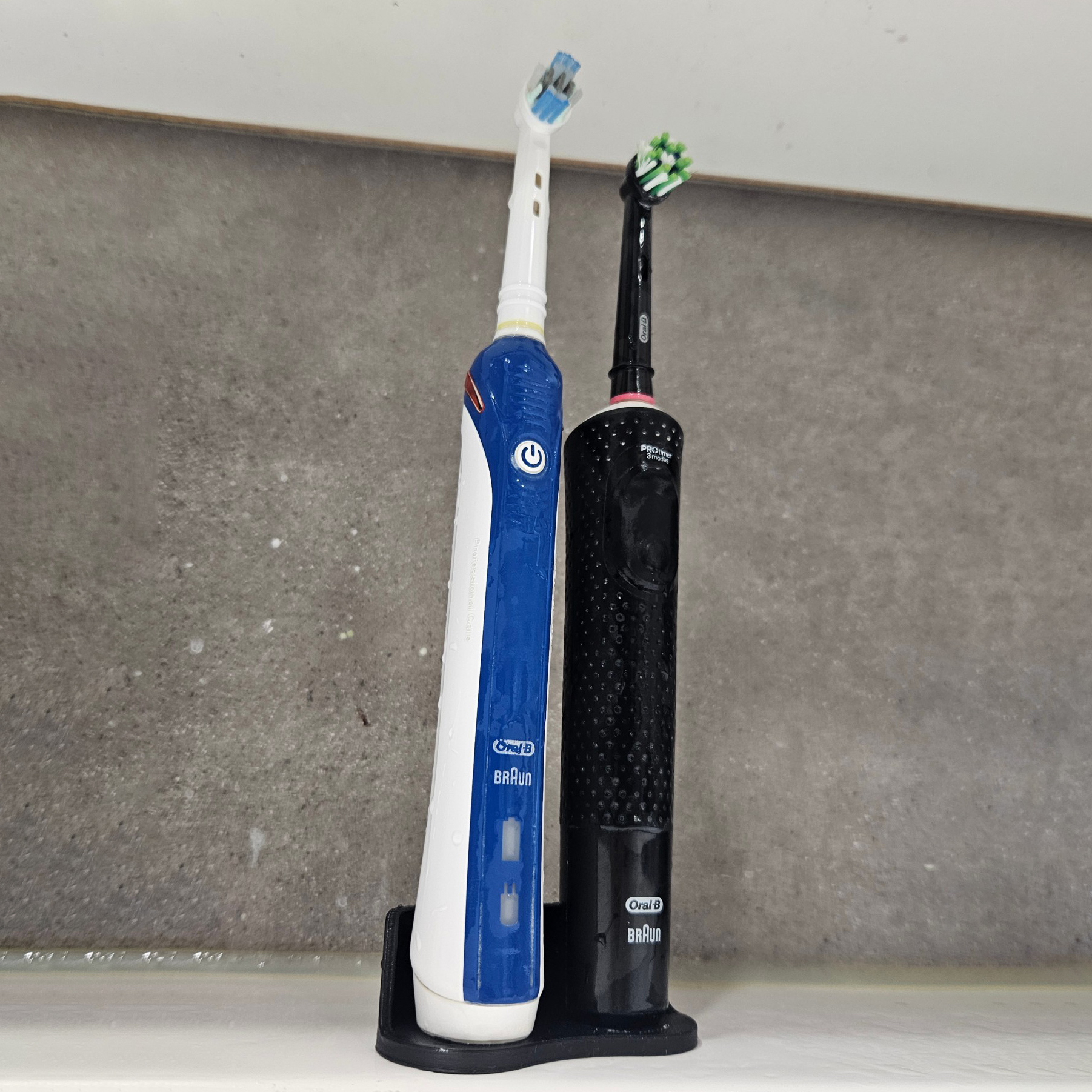 Oral B stand for 2, 3 and 4 teeth brushes