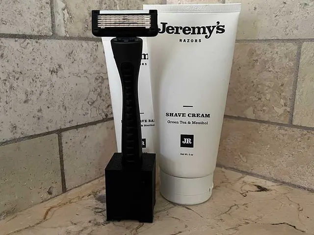 Jeremy's Razor Stand Gen 2 & Original