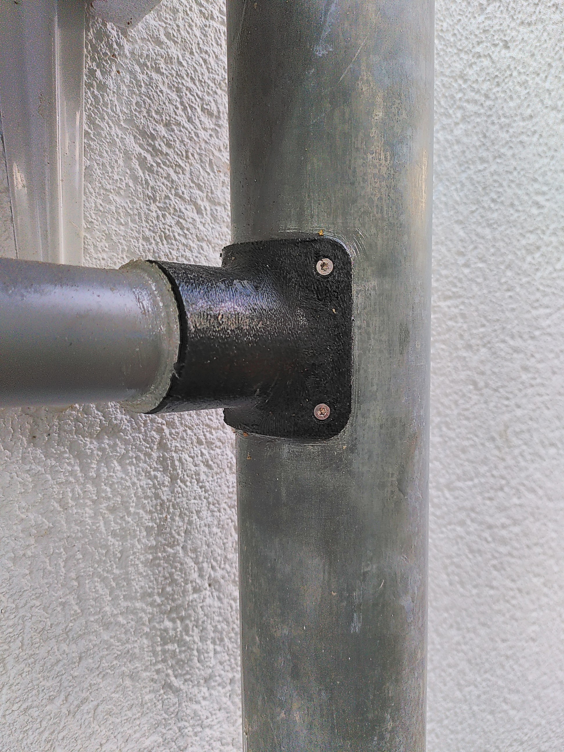 40mm to 80 mm rain gutter junction hardware