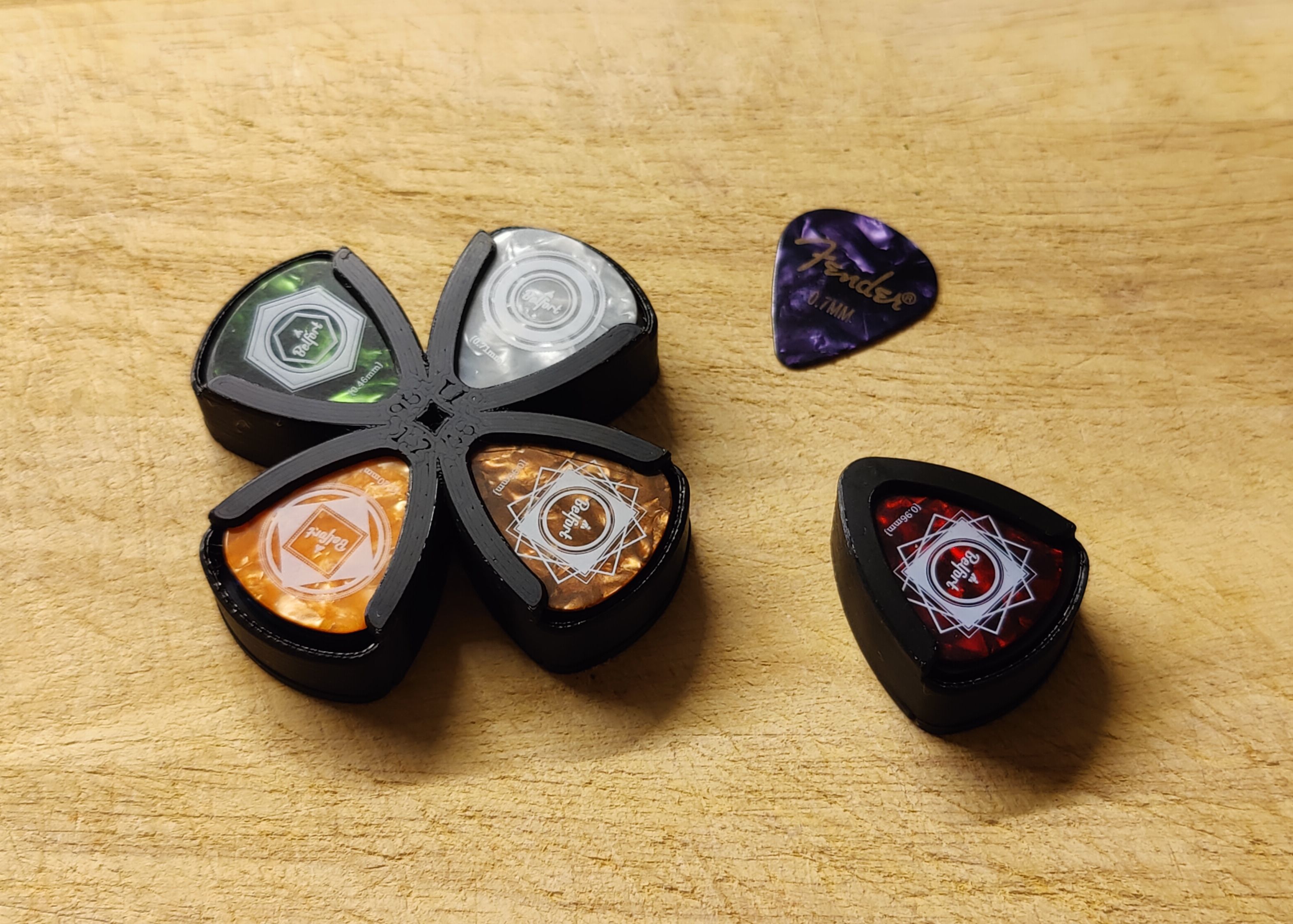 PickPack - An organized home for all your guitar pics