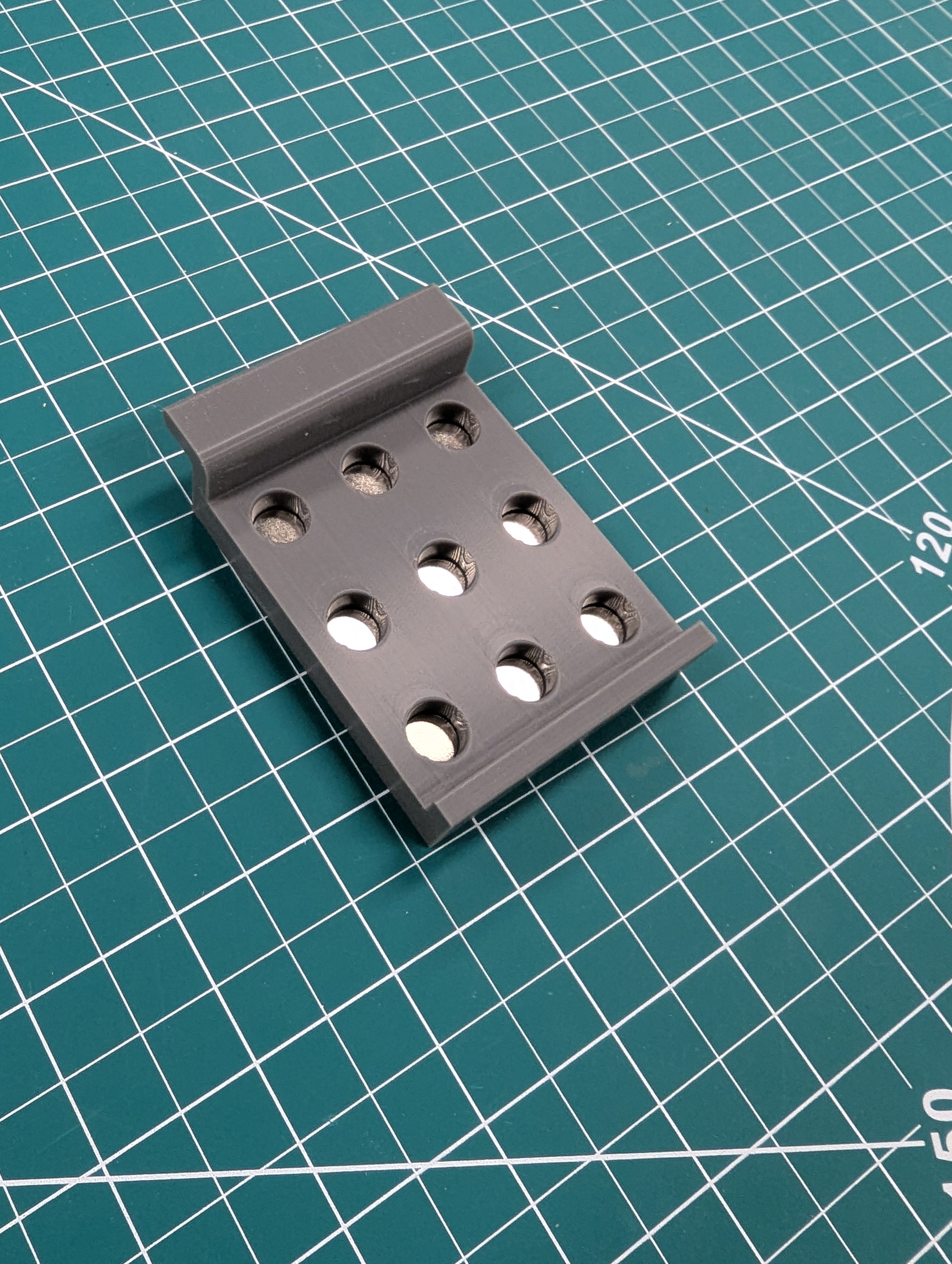Menards Slatwall Flat Magnetic Accessory