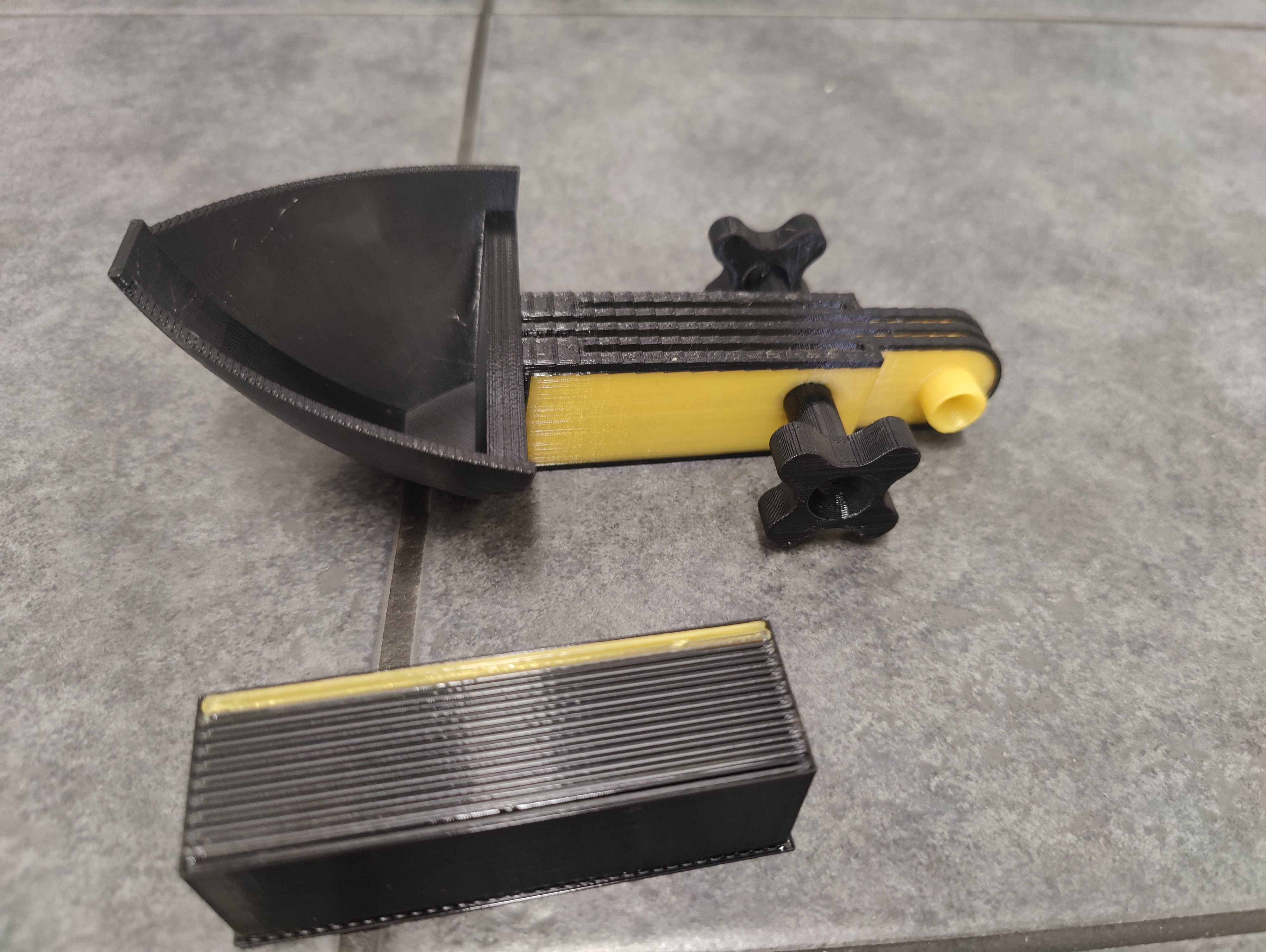 V-ditch bucket for Plasto Digger