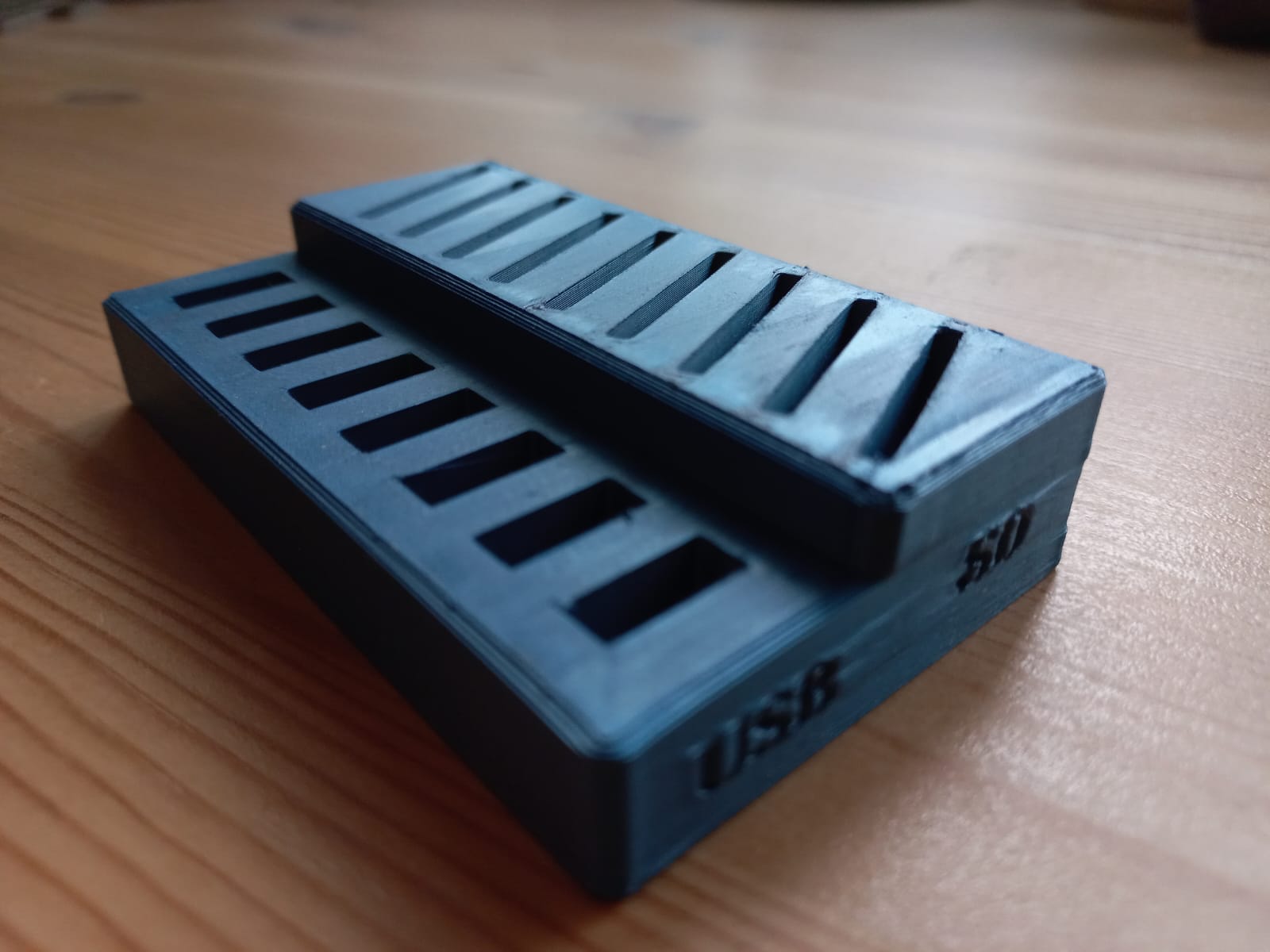 Miniatura 5 do modelo 3D USB_SD-Card Holder