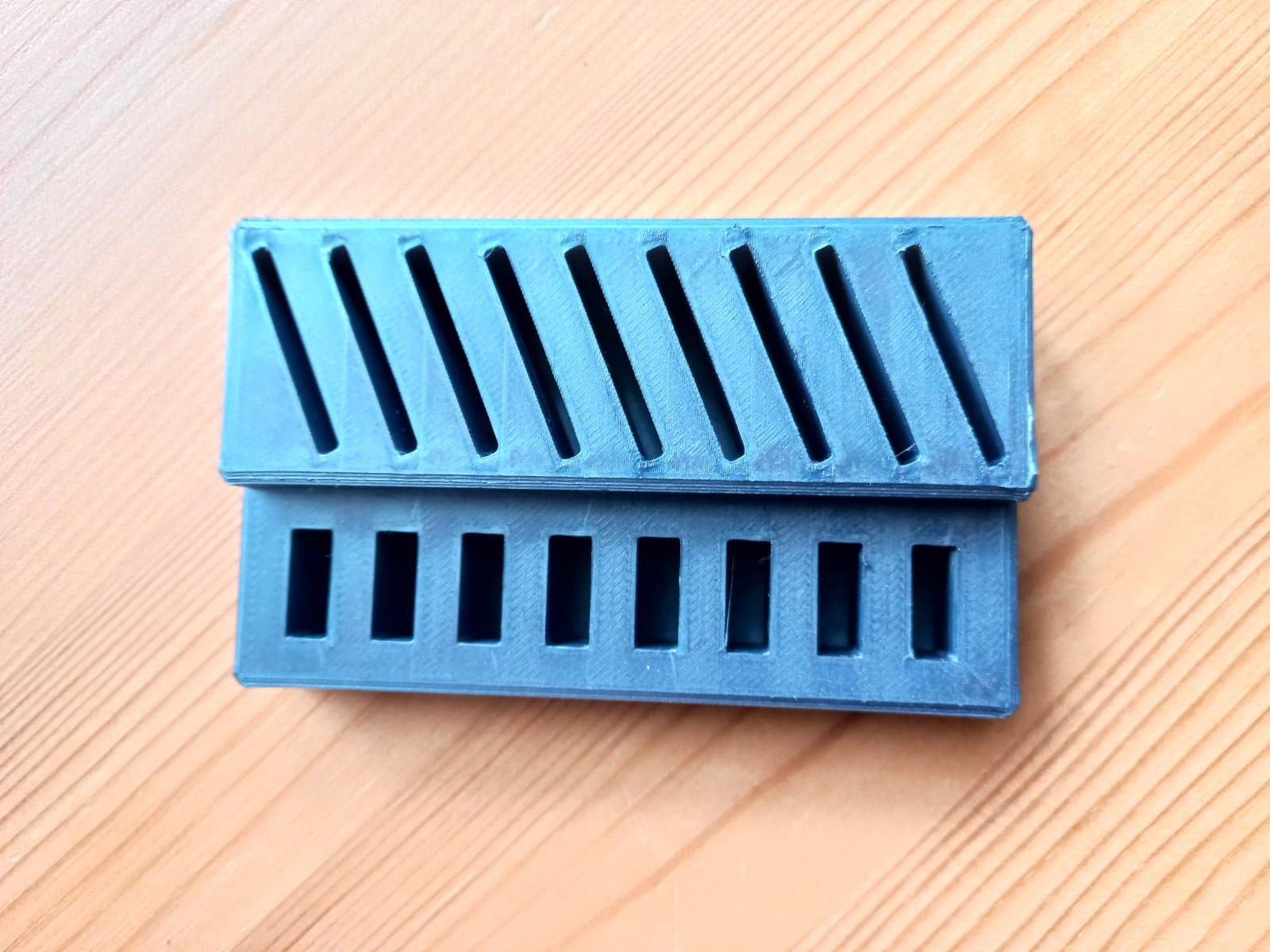 Miniatura 4 do modelo 3D USB_SD-Card Holder