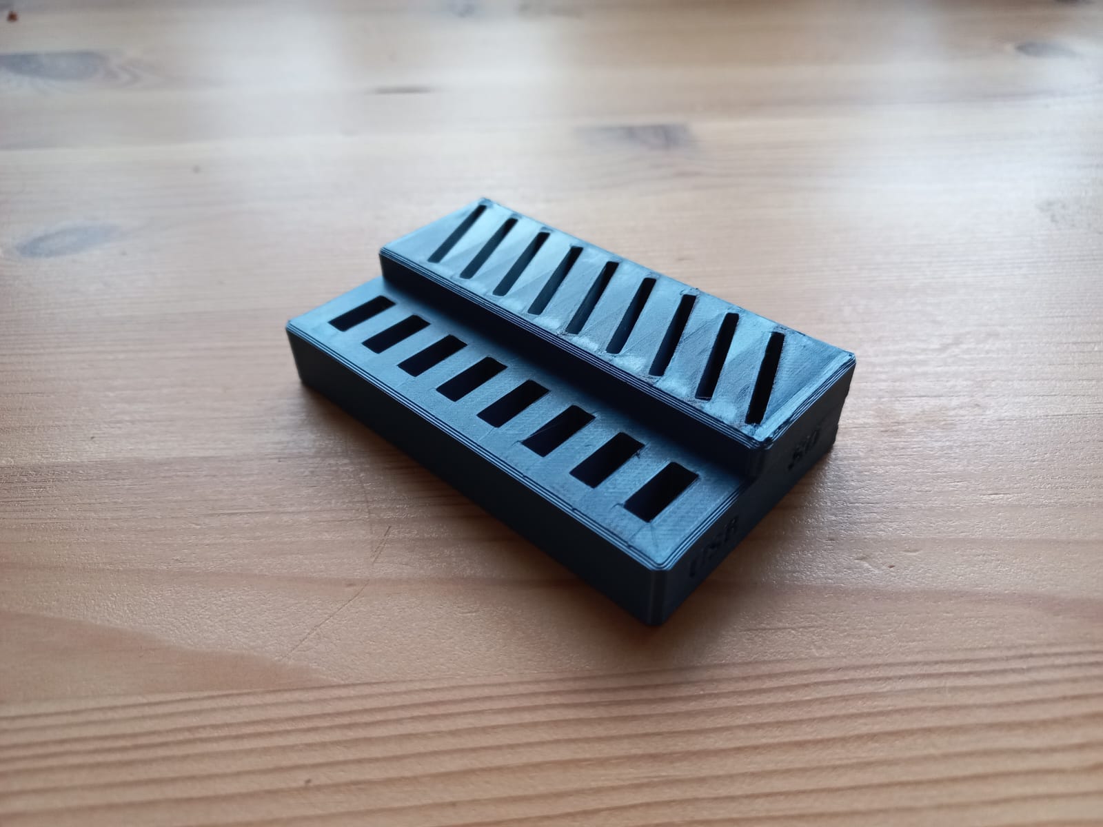 Miniatura 2 do modelo 3D USB_SD-Card Holder