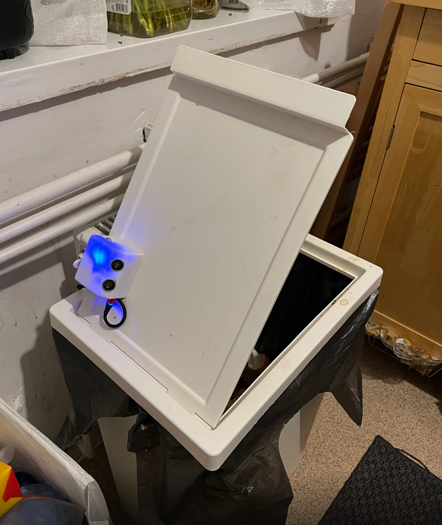 Automatic Ikea bin opening device — miniatura 3