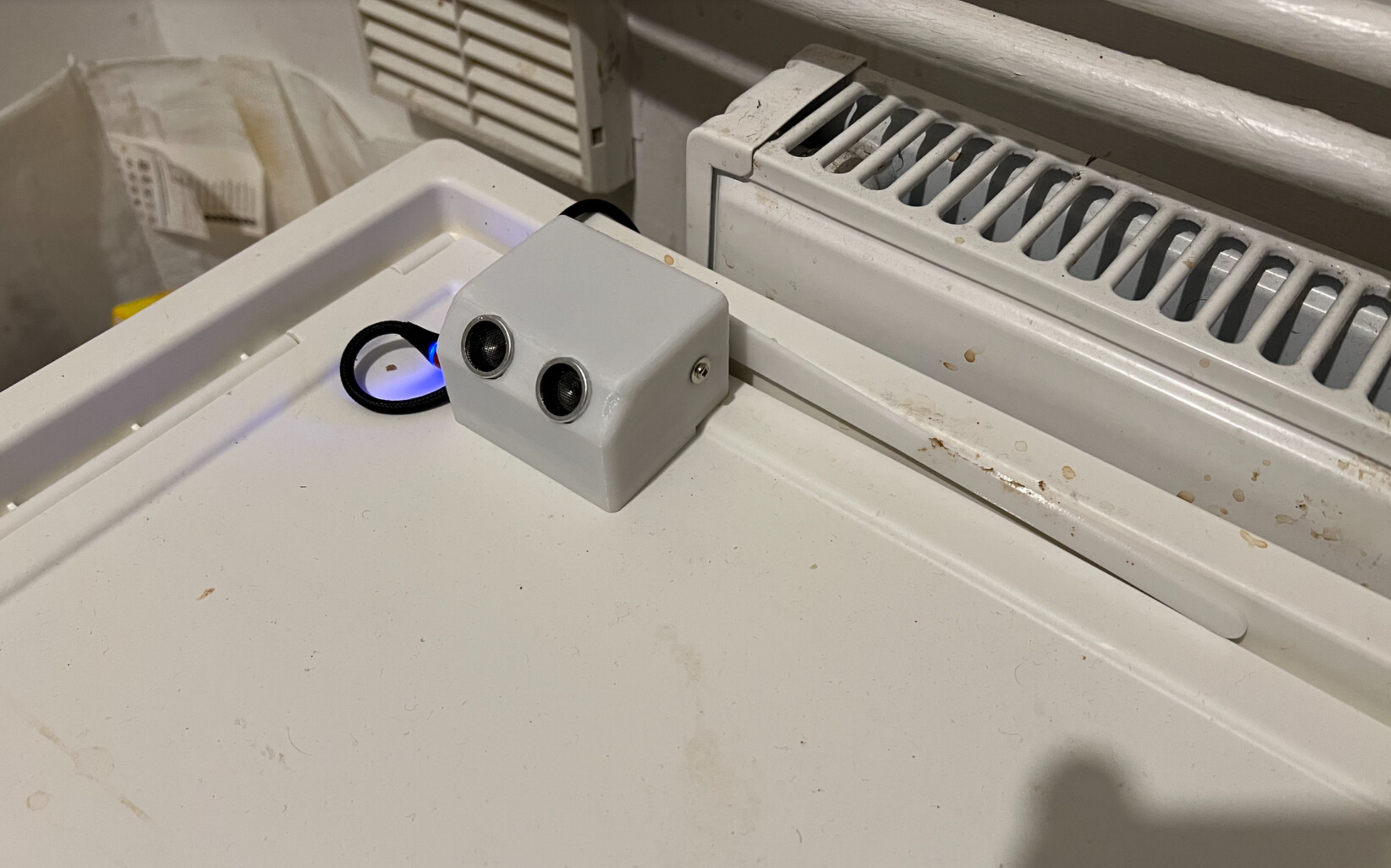 Automatic Ikea bin opening device — miniatura 2