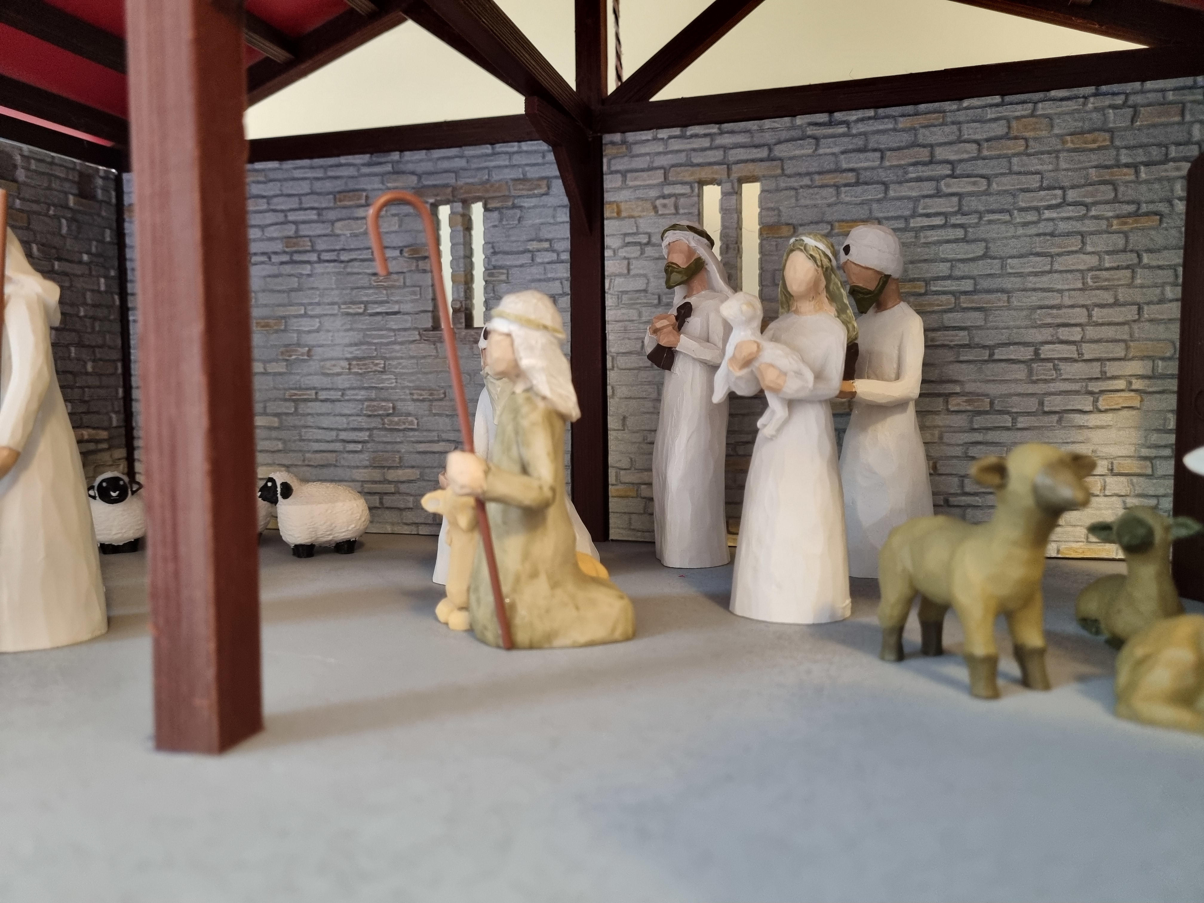 Deluxe Nativity Stable / Creche — miniatura 12