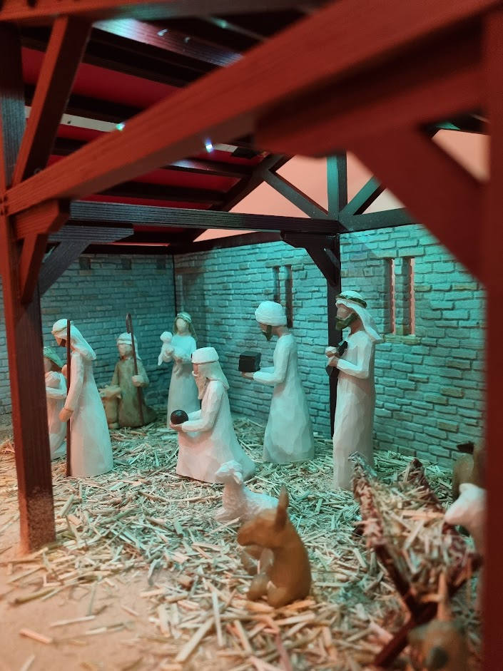 Deluxe Nativity Stable / Creche — miniatura 8