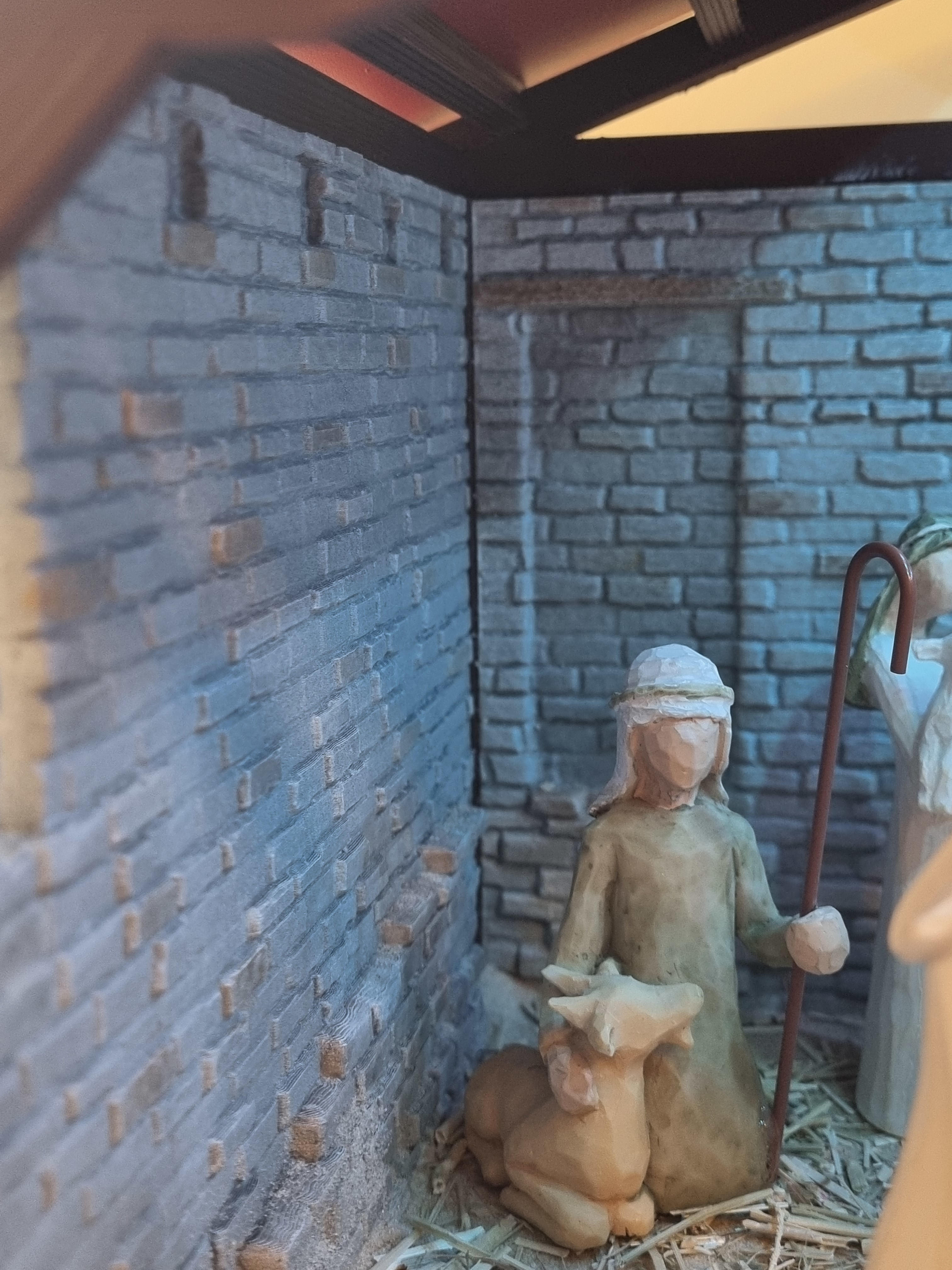 Deluxe Nativity Stable / Creche — miniatura 2