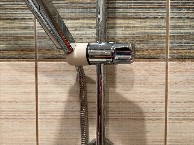 Simple shower holder