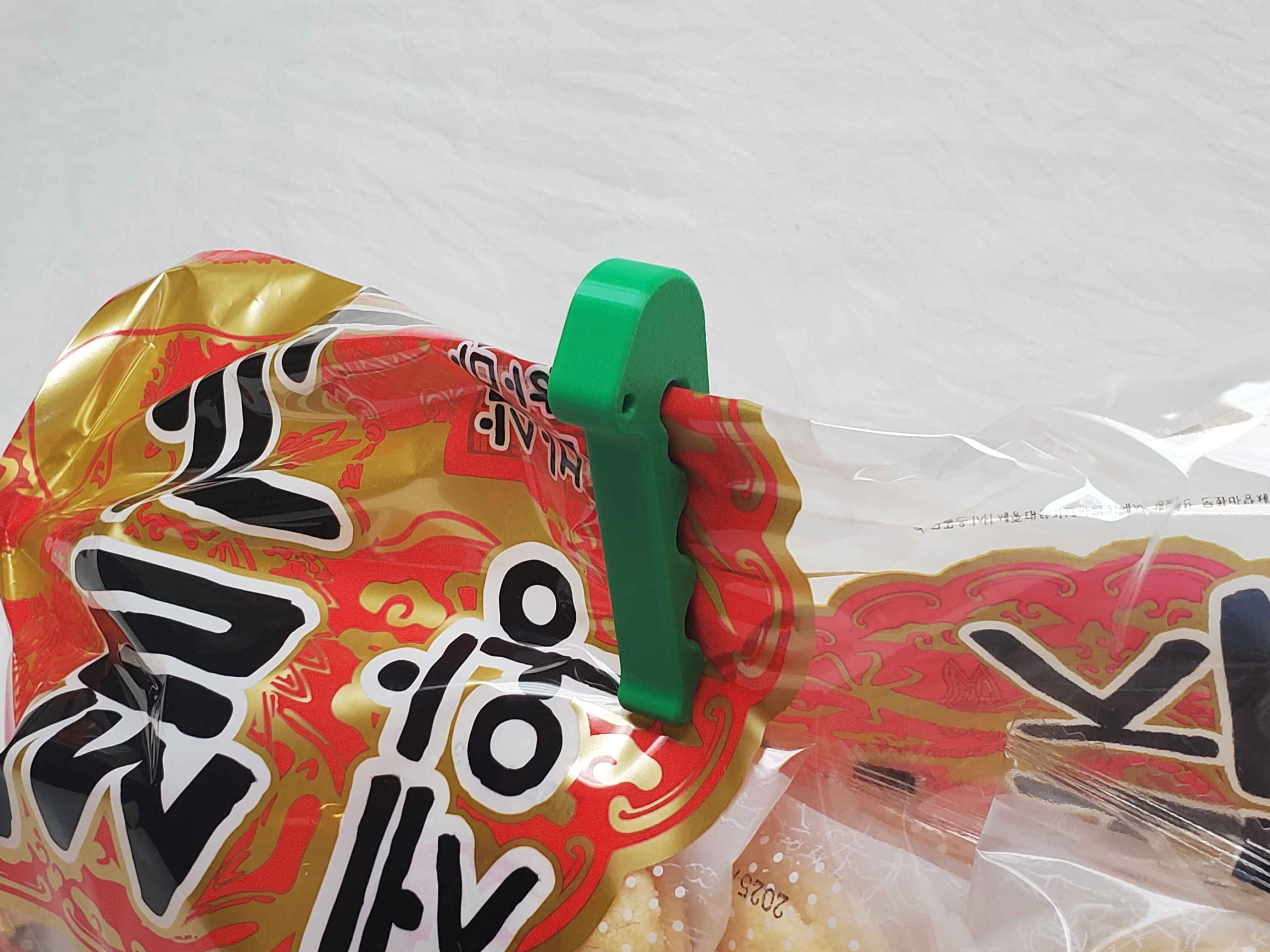 Crocodile Bag Clip — thumbnail 2