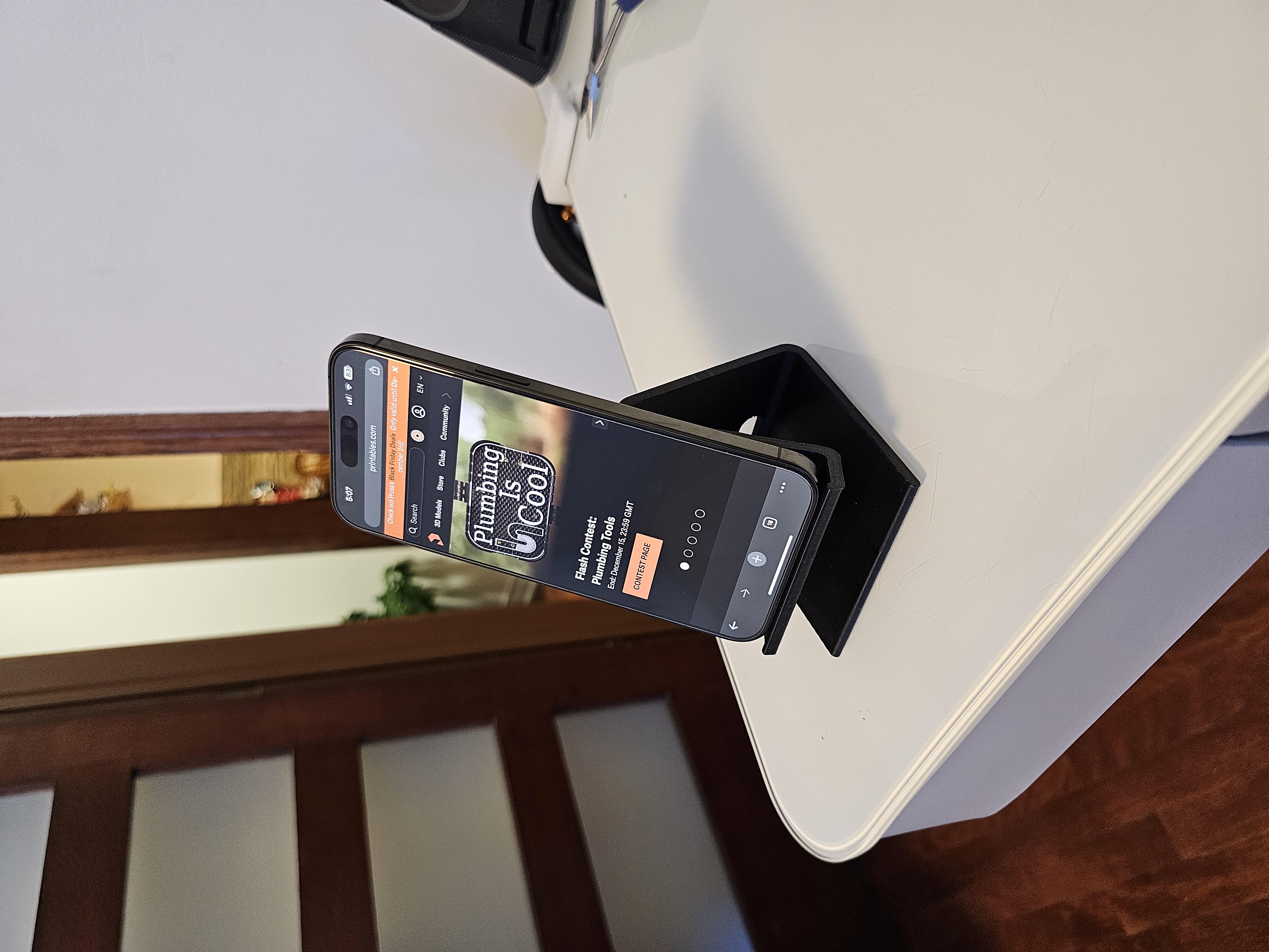 Phone stand for iphone/android