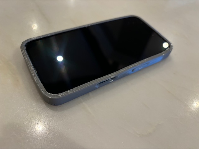 Miniatura 2 do modelo 3D Iphone 16 case TPU