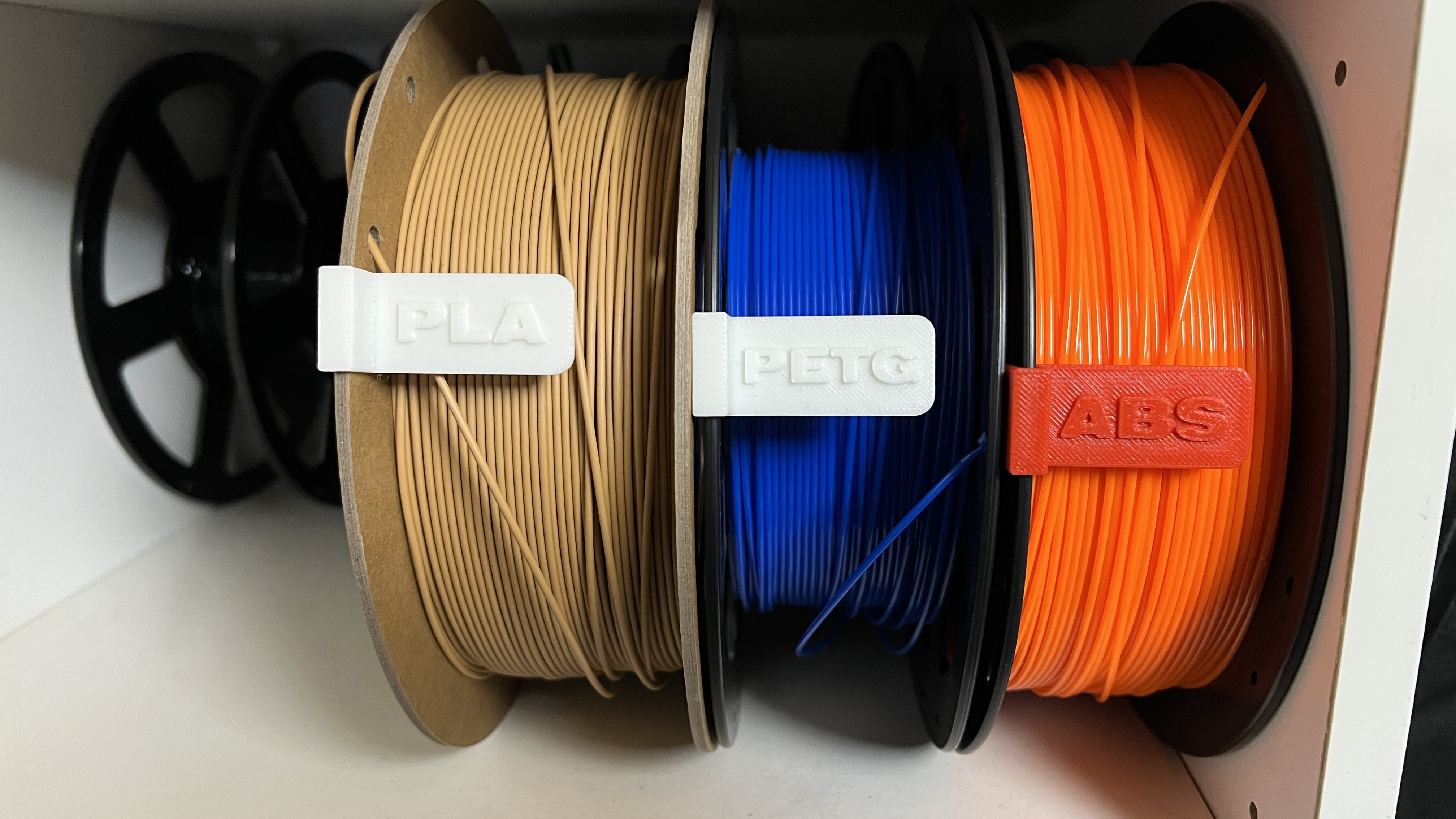 Filament nameplate on the spool