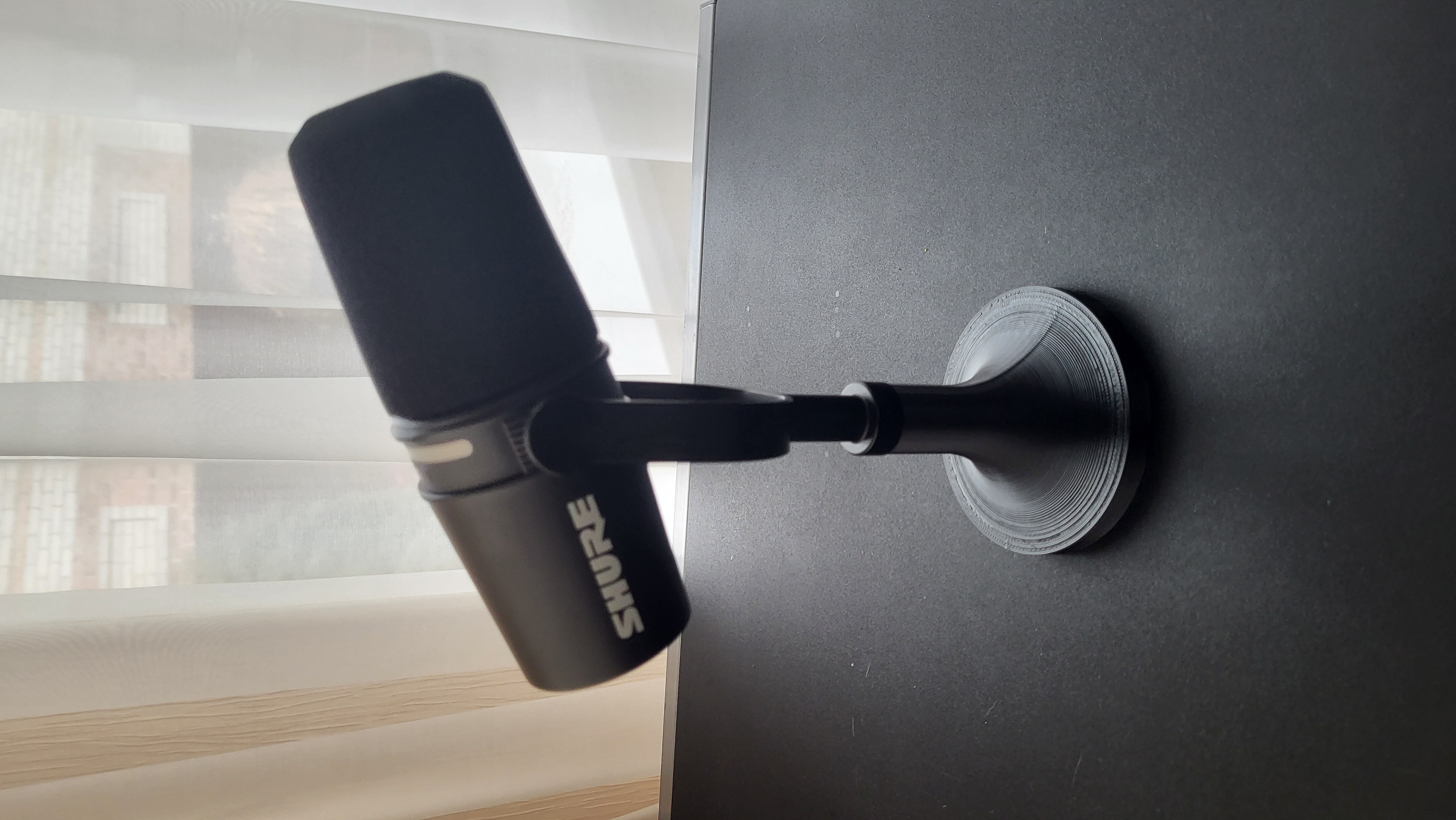 Shure MV7+ Stand