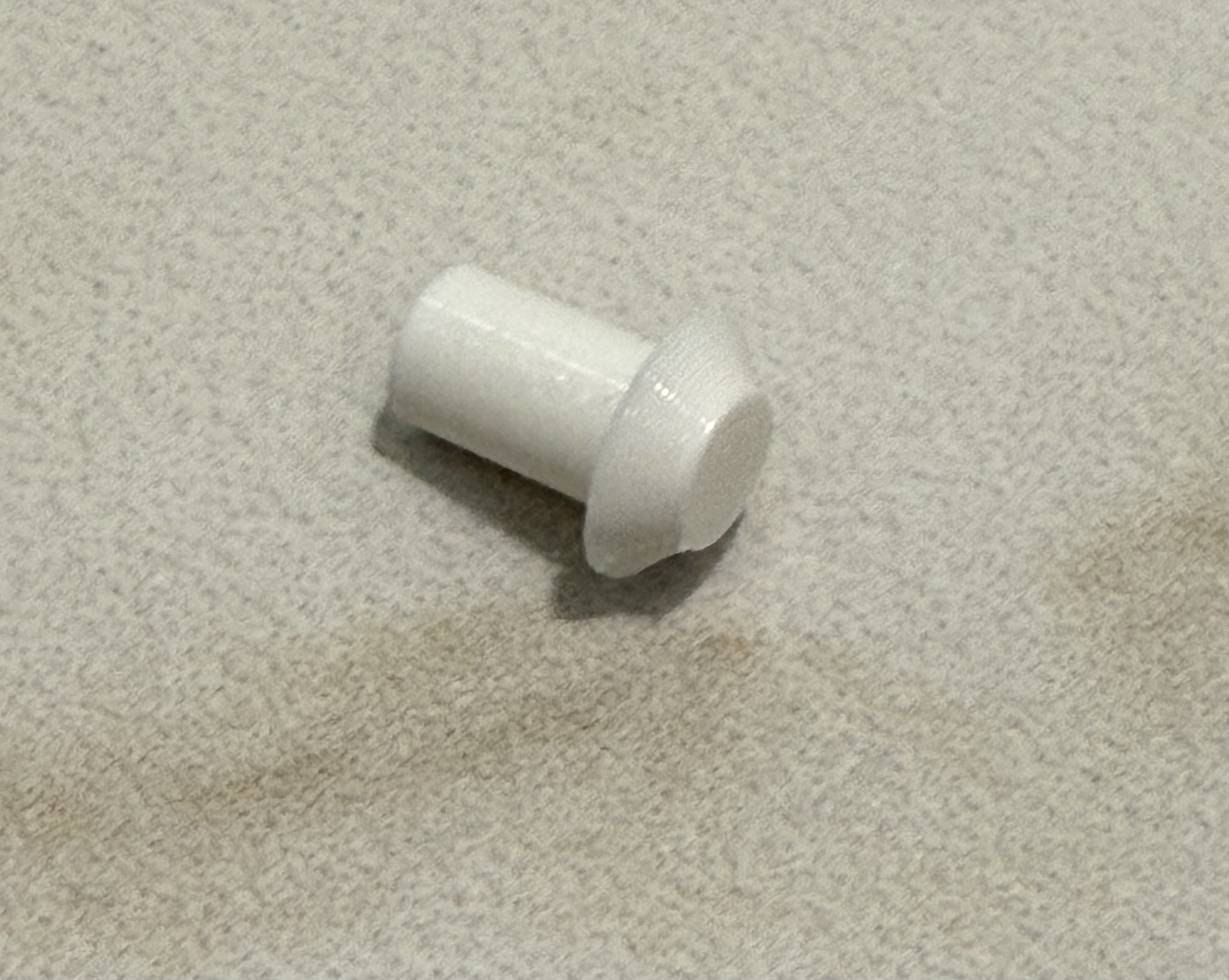 5mm shelf bracket hole concealer