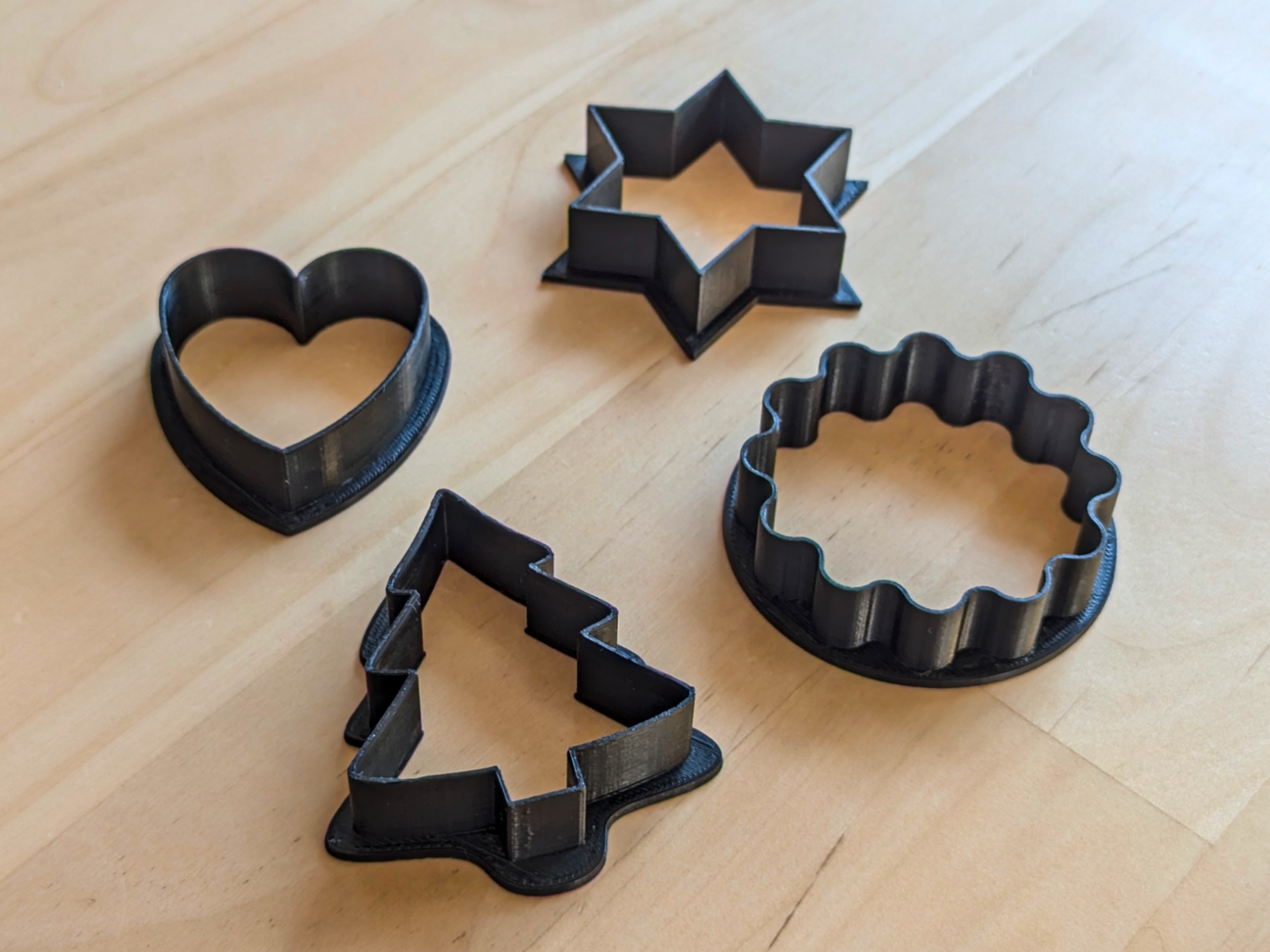 Christmas cookie cutters - with cutout versions