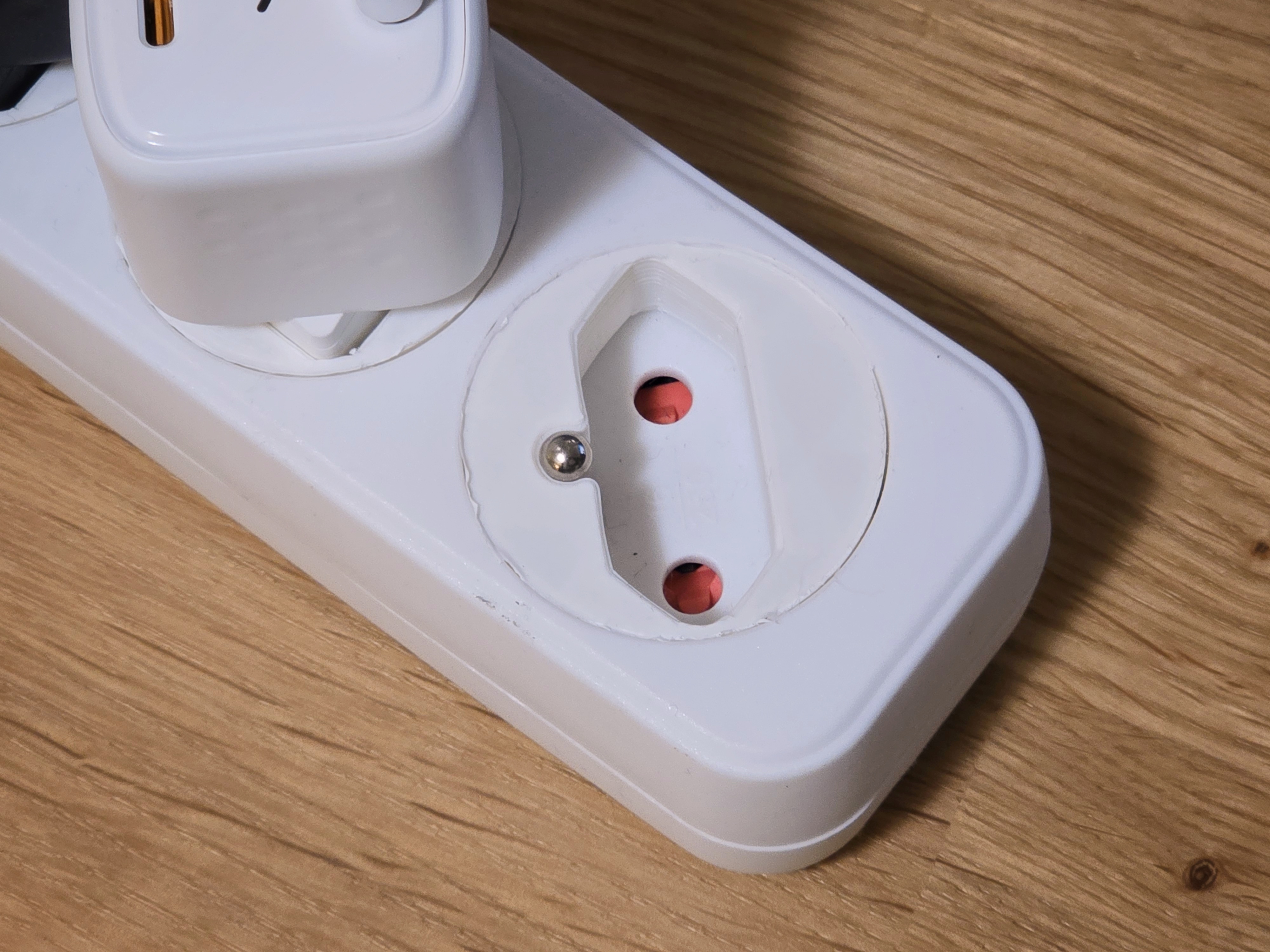 Adapter E type plug socket to C type (CEE 7/5 socket to CEE 7/16 europlug)