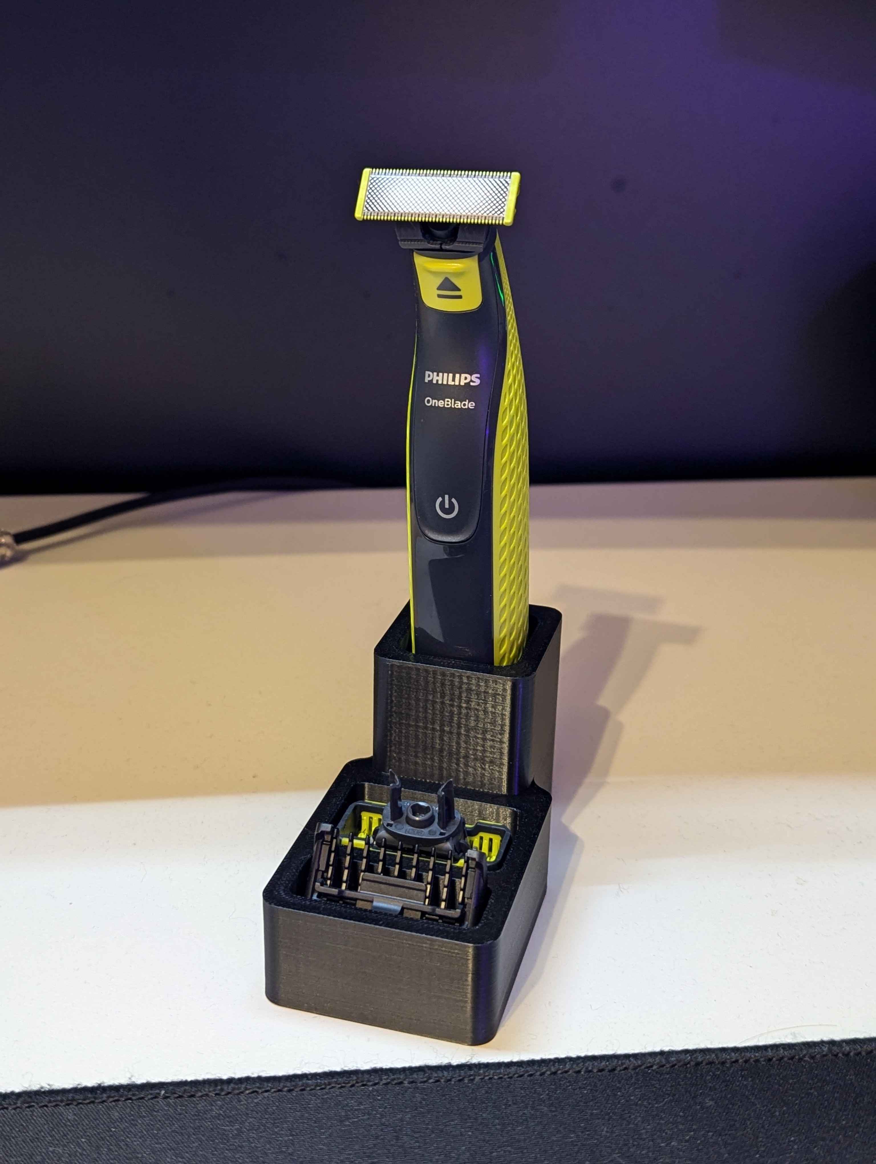 Simple One Blade Stand